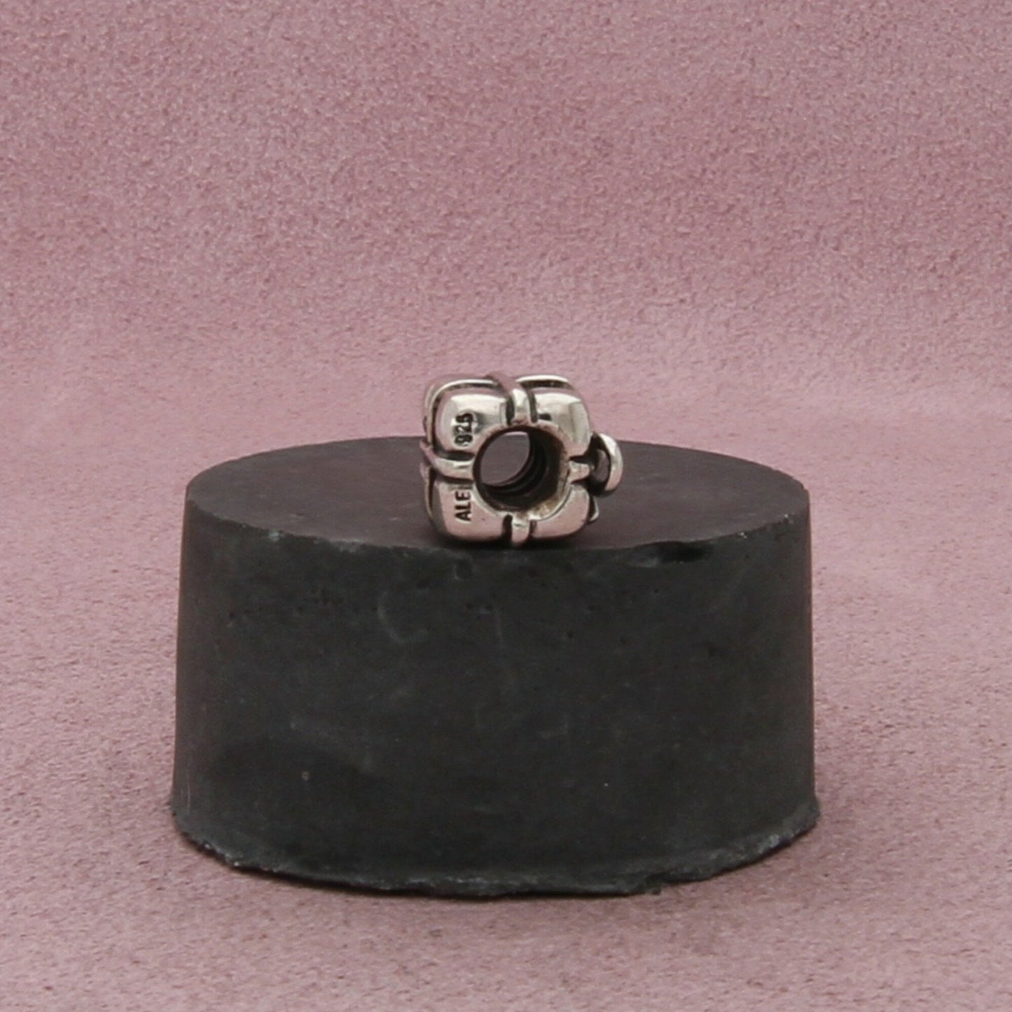 pandora sterling silver present gift box bead (790300) charm pendant
