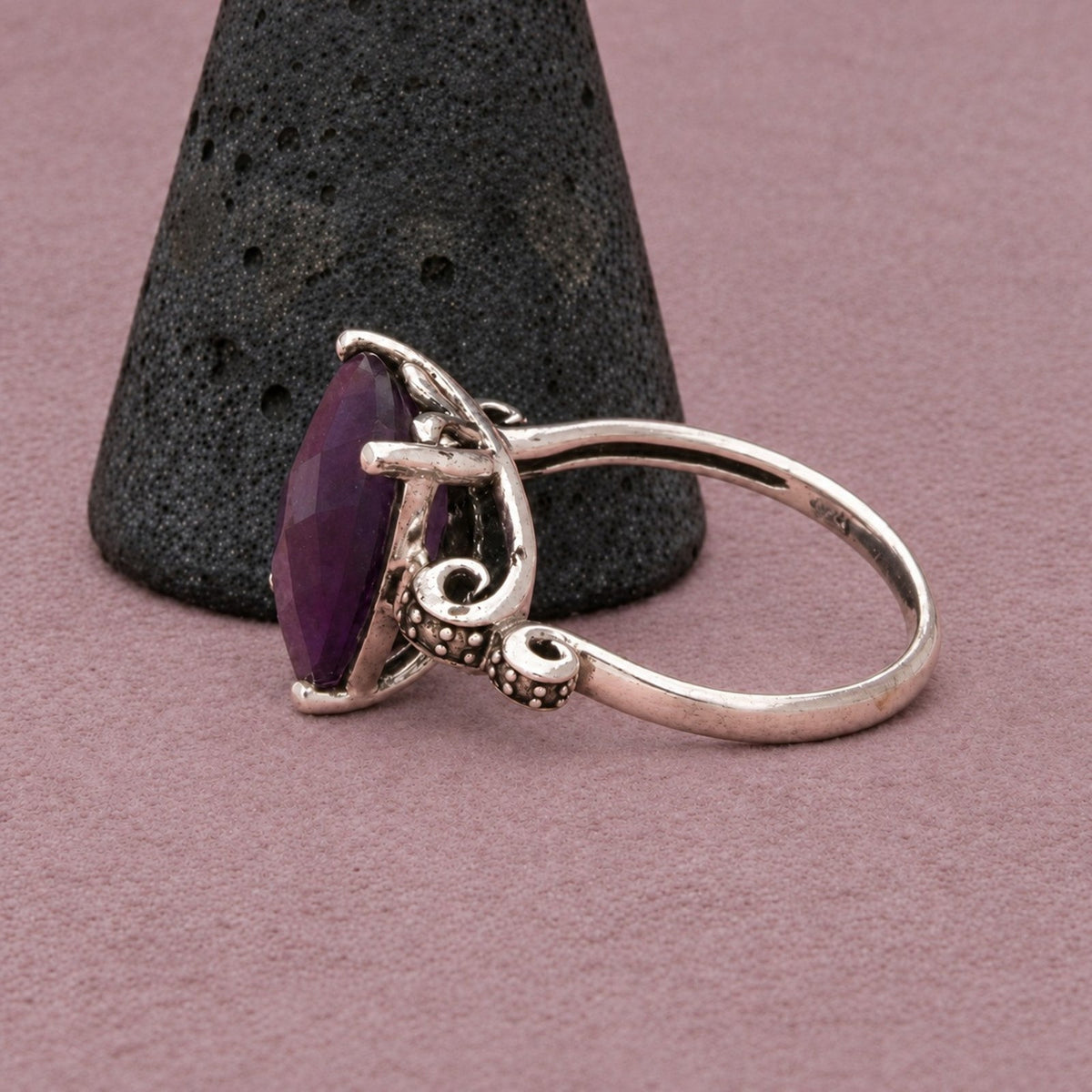 Sterling Silver Faceted Amethyst & Cushion-Cut Diamonds Ring Size 7.25