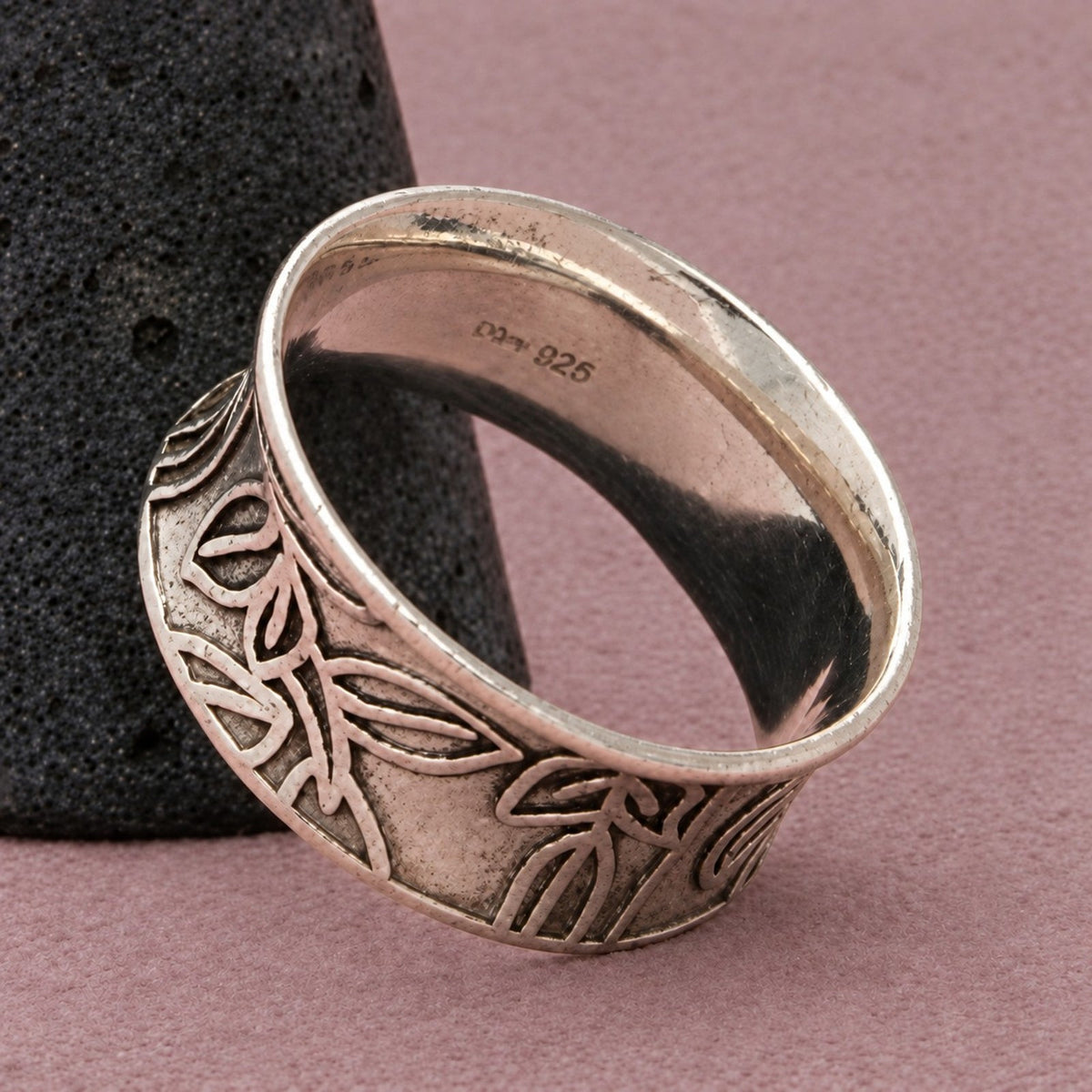 Sterling Silver Floral Motif Concave Leaf Pattern Band Ring Size 8.25