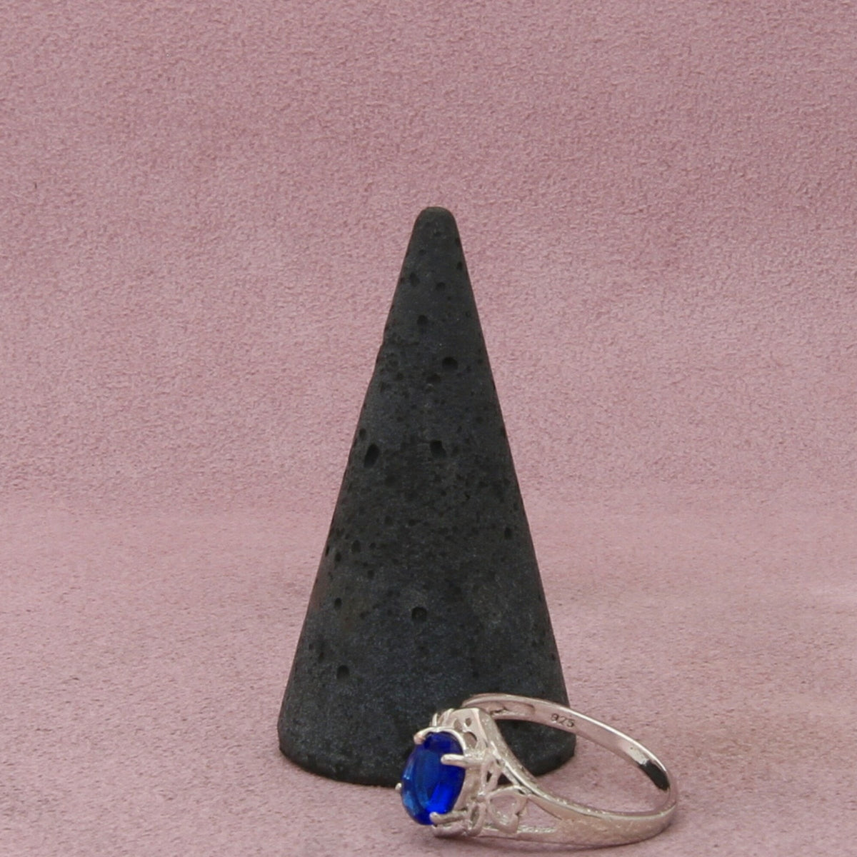 sterling silver oval-cut blue cz ring size 8.25