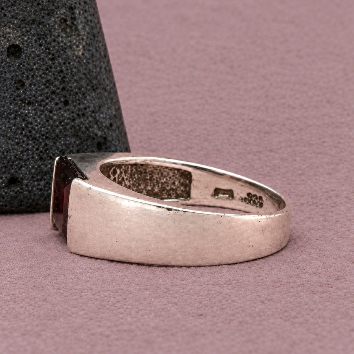 Sterling Silver Channel-Set Garnet Square-Cut Geometric Tapered Ring Size 6