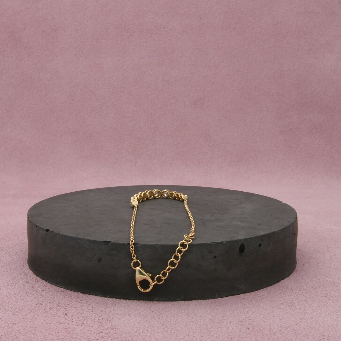 14k yellow gold graduated diamond bezel dainty chain bracelet size 6-7in