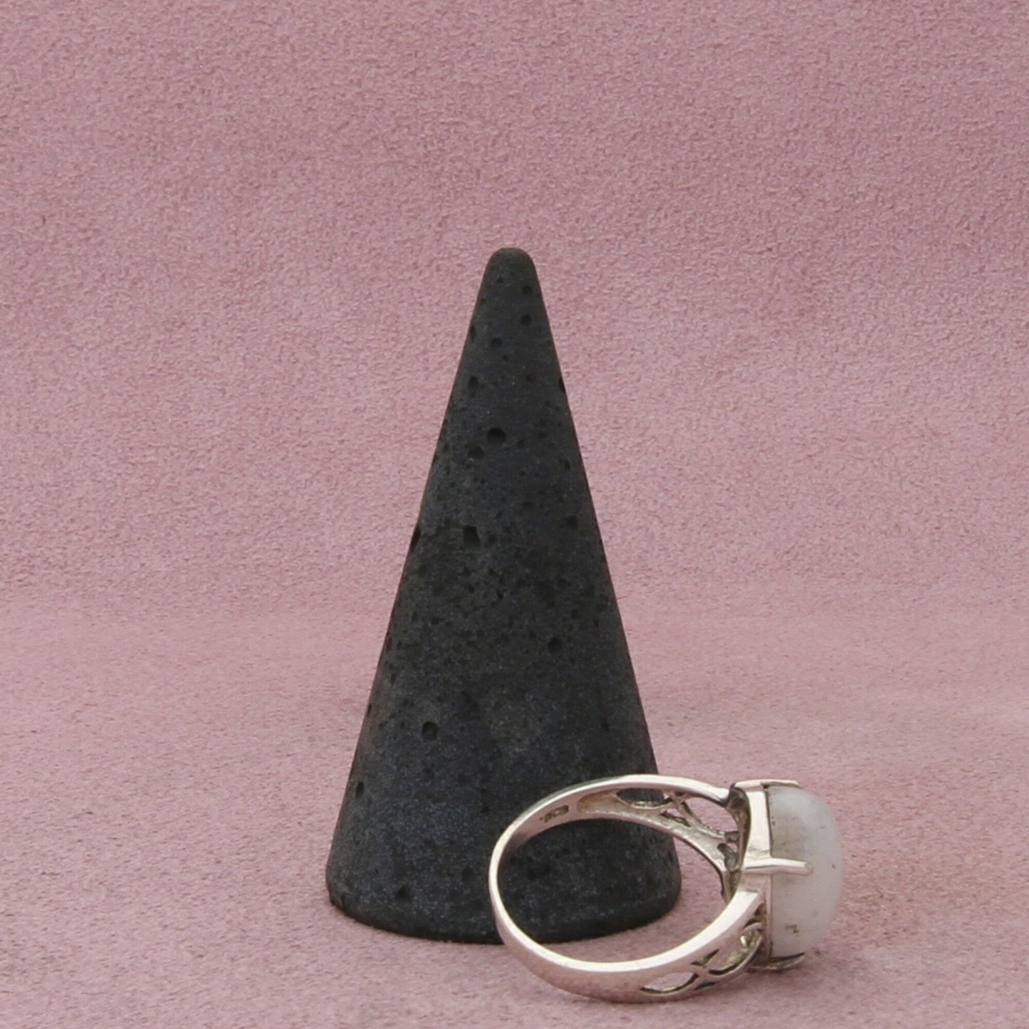 sterling silver moonstone cabochon ring size 6.75