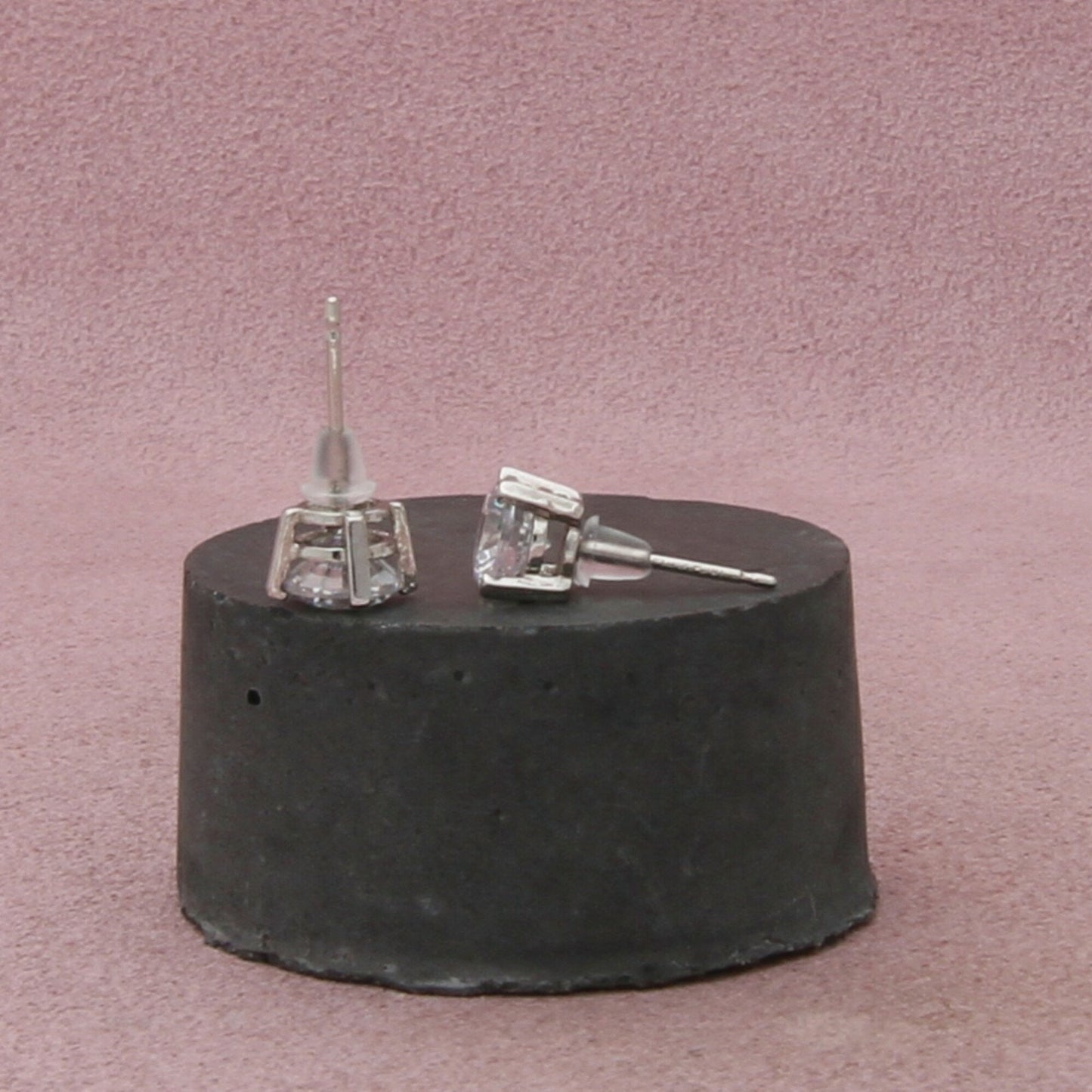 sterling silver round-cut cz stud earrings