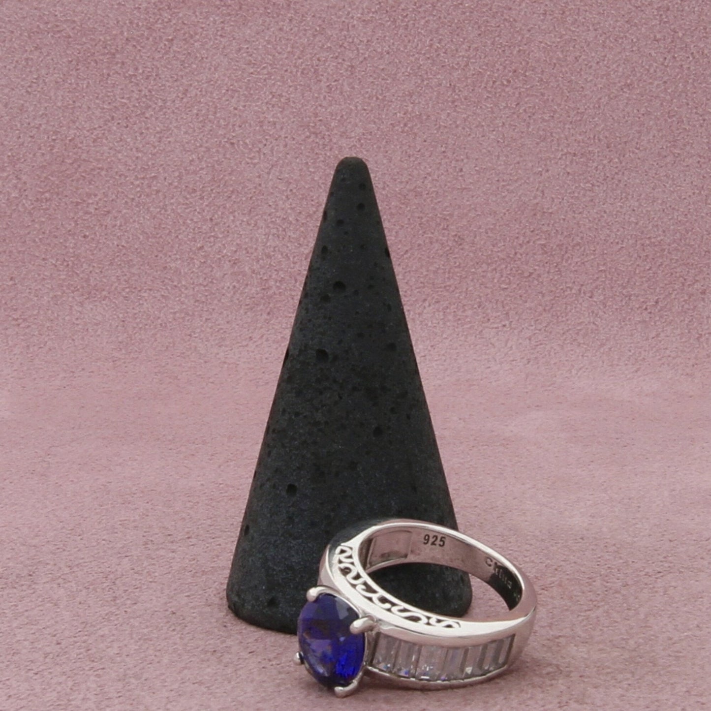 sterling silver oval-cut amethyst & baguette cz ring size 6