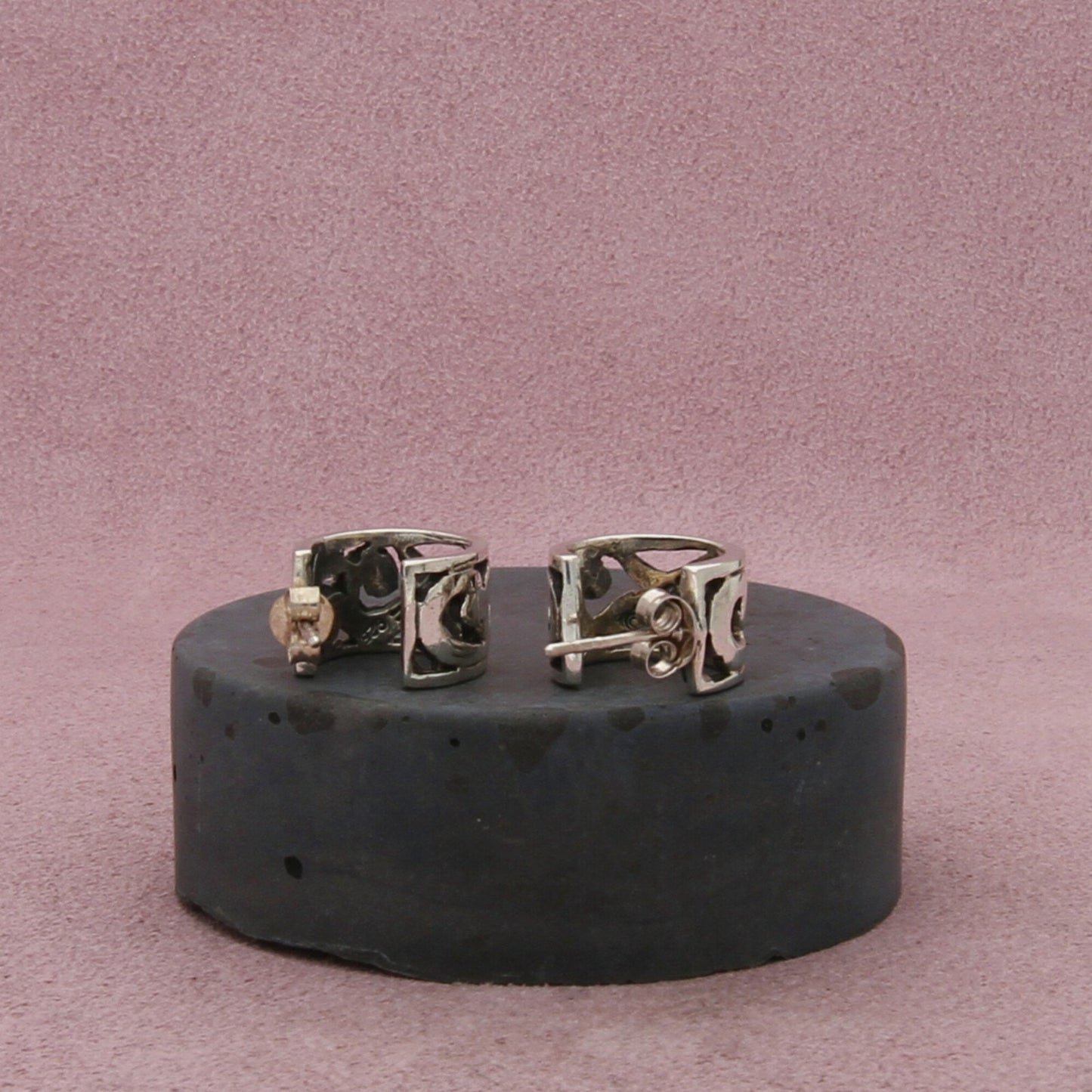 barse sterling silver vintage scroll huggie hoop earrings