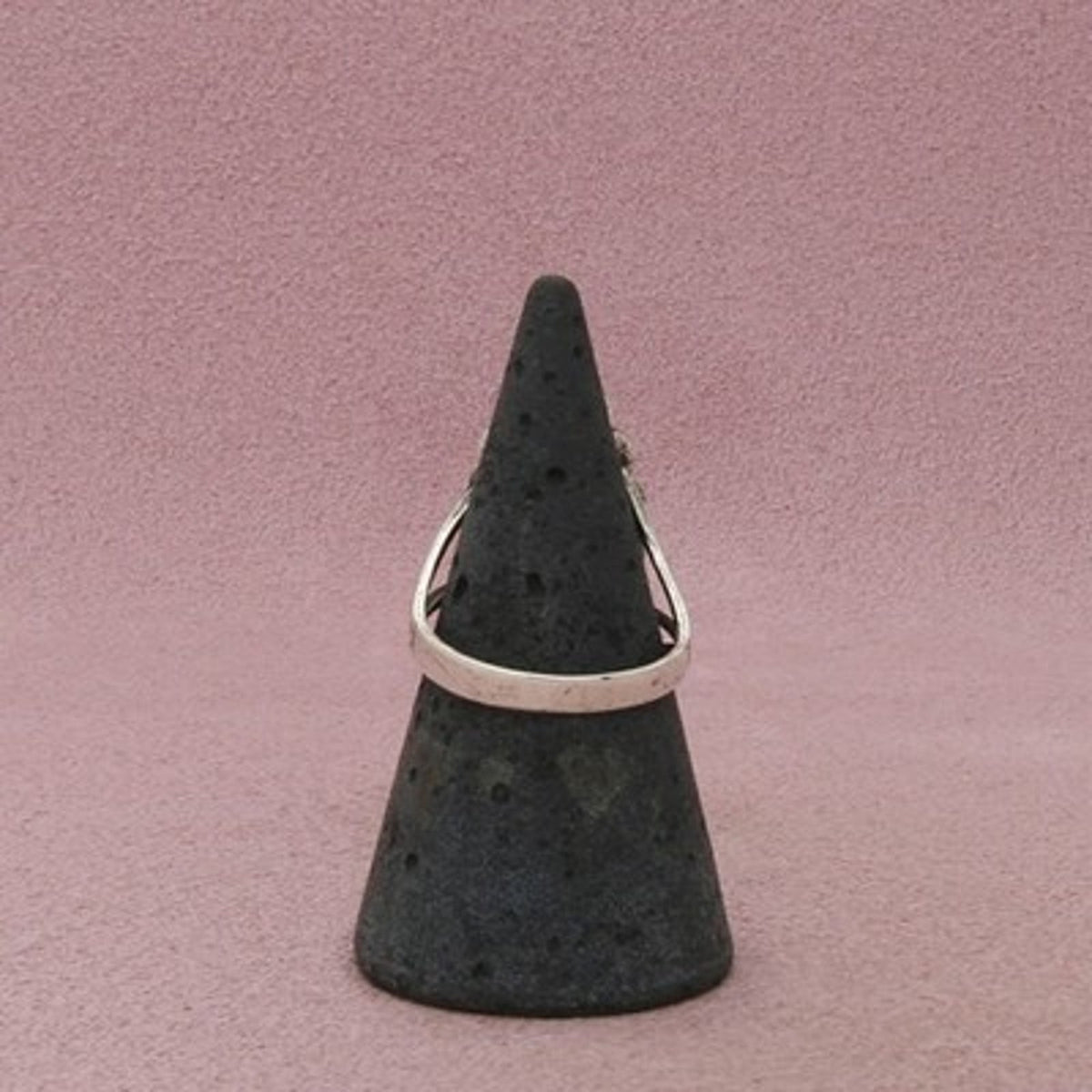 Navajo Sterling Silver Vintage Petrified Wood Marquise Scalloped Ring Size 7.5