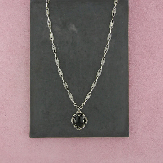 sterling silver marcasite studded onyx cabochon necklace size 19.75in
