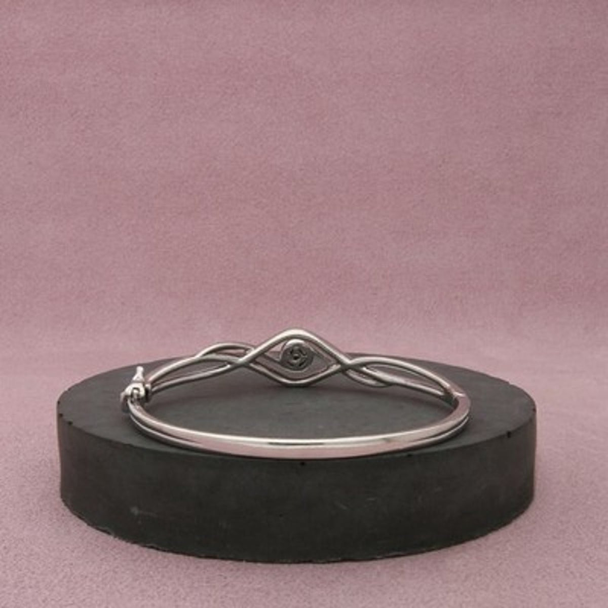 Kay Jewelers Sterling Silver Diamond Swirl Hinged Bangle Bracelet Size 6.75in