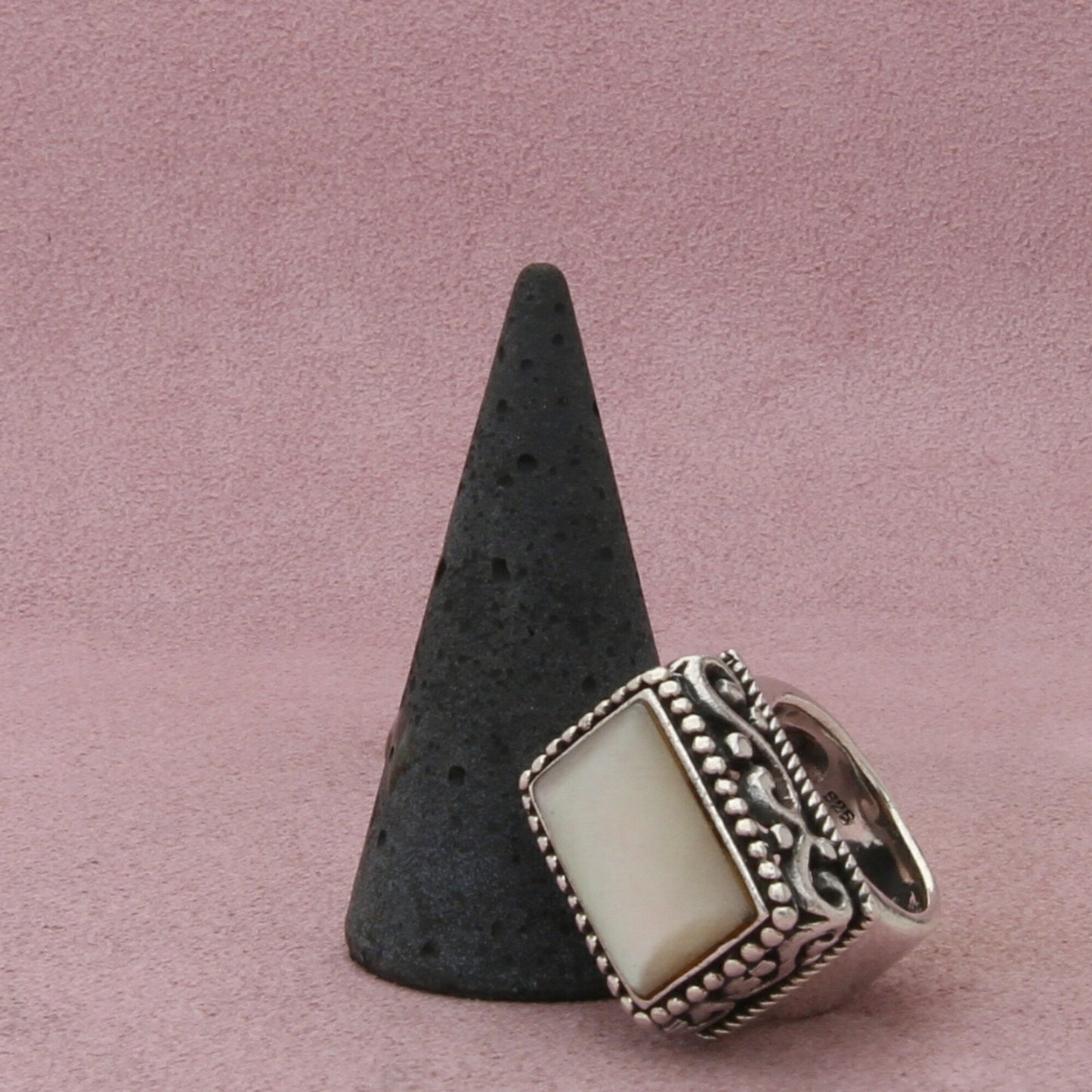 sterling silver chunky mother of pearl scroll ring size 5.5