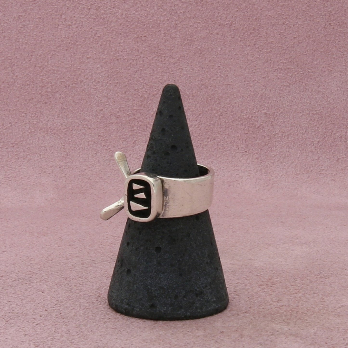 sterling silver artisan crafted band ring size 6