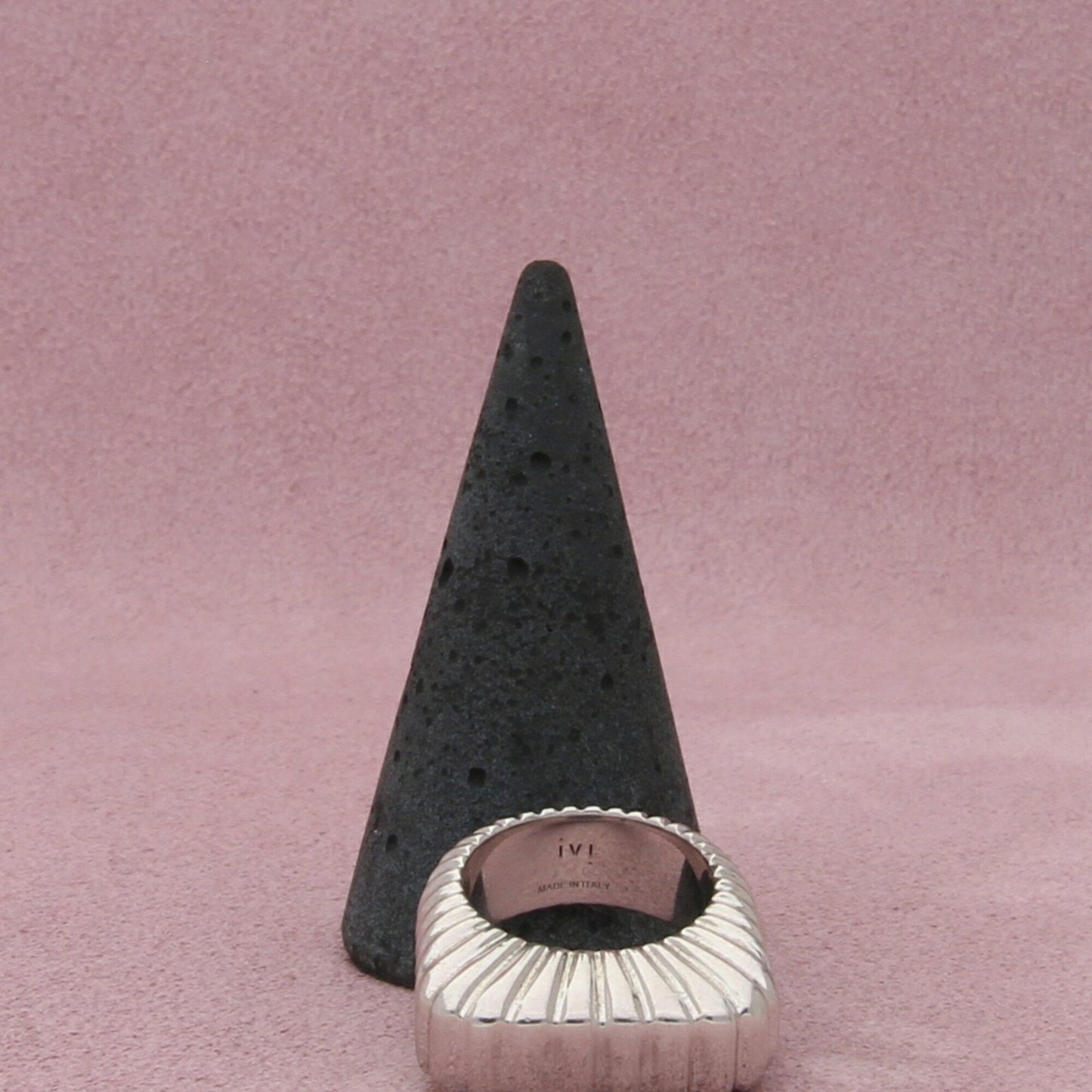 ivi los angeles sterling silver gaia signet ring size 5