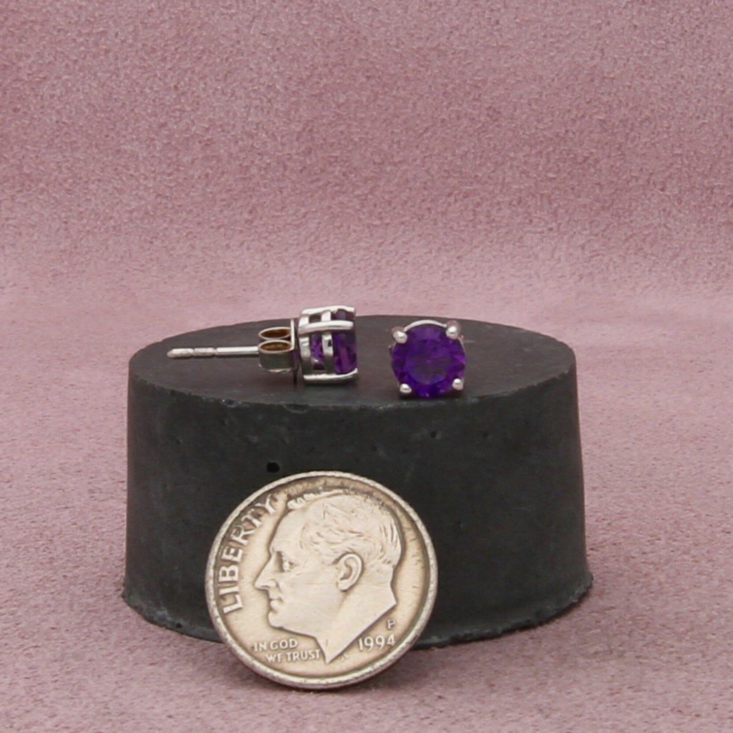 sterling silver round-cut amethyst stud earrings