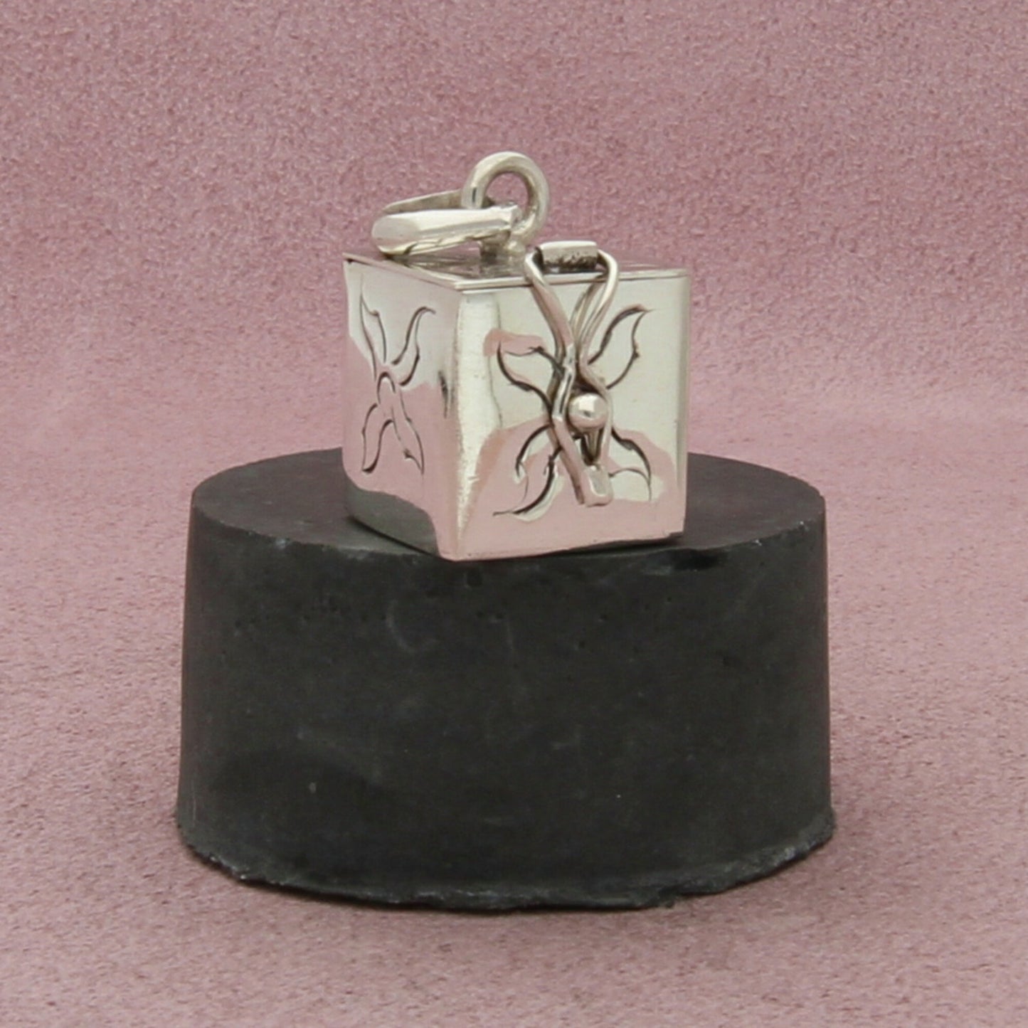 sterling silver vintagee floral cube prayer box locket (opens) pendant