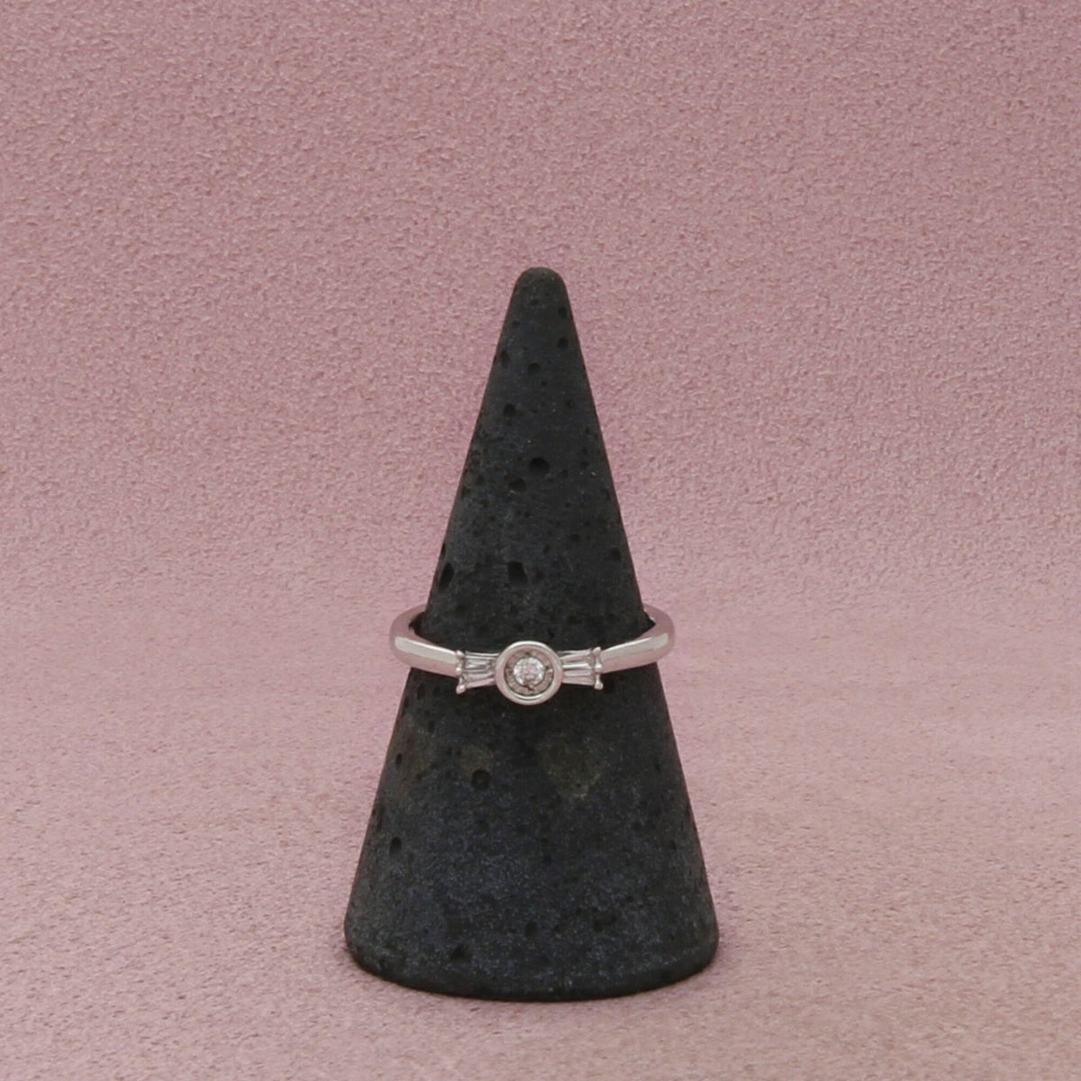 Kay Jewelers Sterling Silver Emmy London Diamond Round Bezel Set Ring Size 6.75
