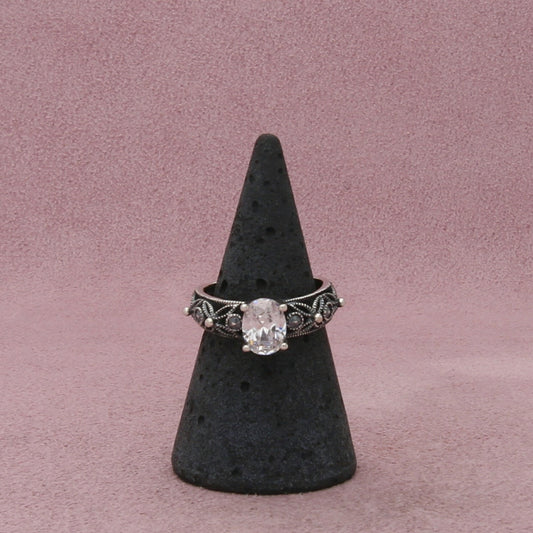 sterling silver oval-cut cz ring size 6.5