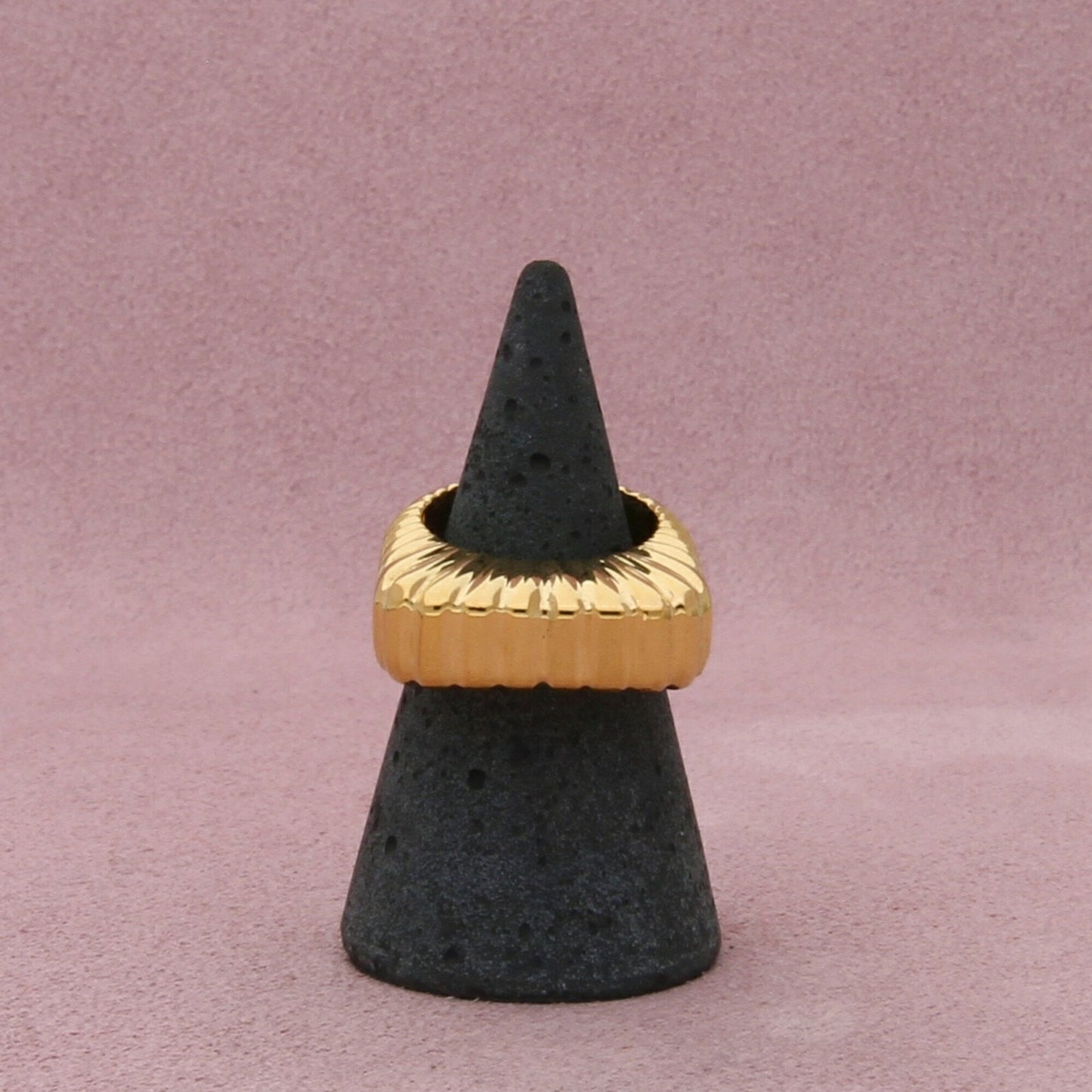 ivi los angeles sterling silver 18k gold plate gaia signet ring size 5