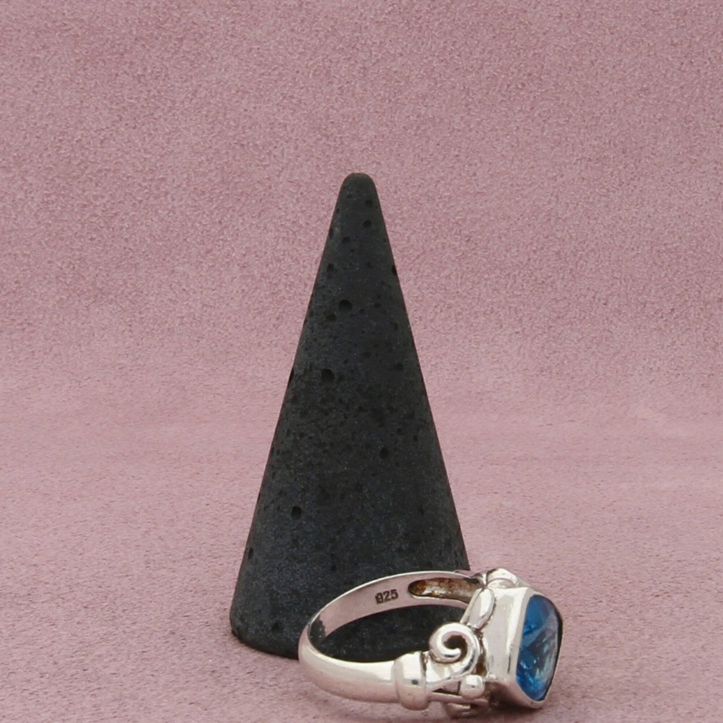 sterling silver faceted blue topaz scroll ring size 7.5