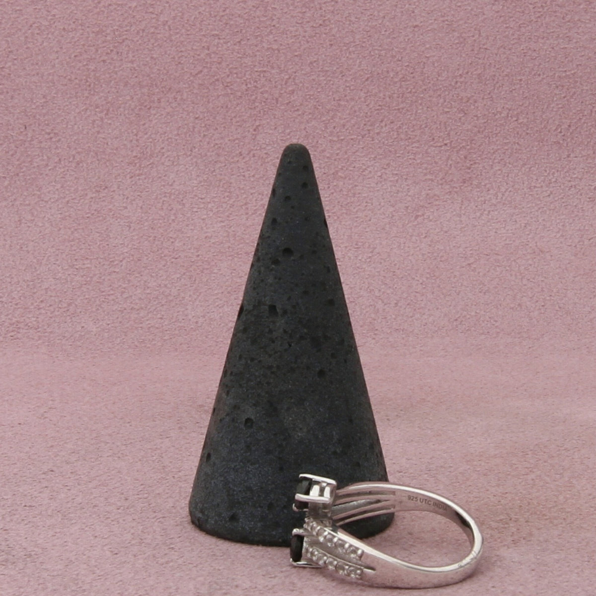 sterling silver black toumaline & white topaz ring size 7