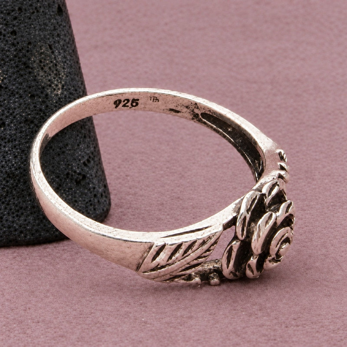 Sterling Silver Vintage Rose Rose Motif Leaf Shoulders Relief Detail Ring 11