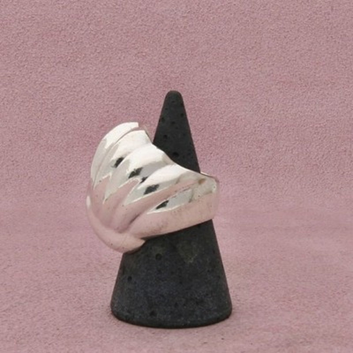 Mexico Sterling Silver Vintage Chunky Sculptural Grooved Band Ring Size 7.75