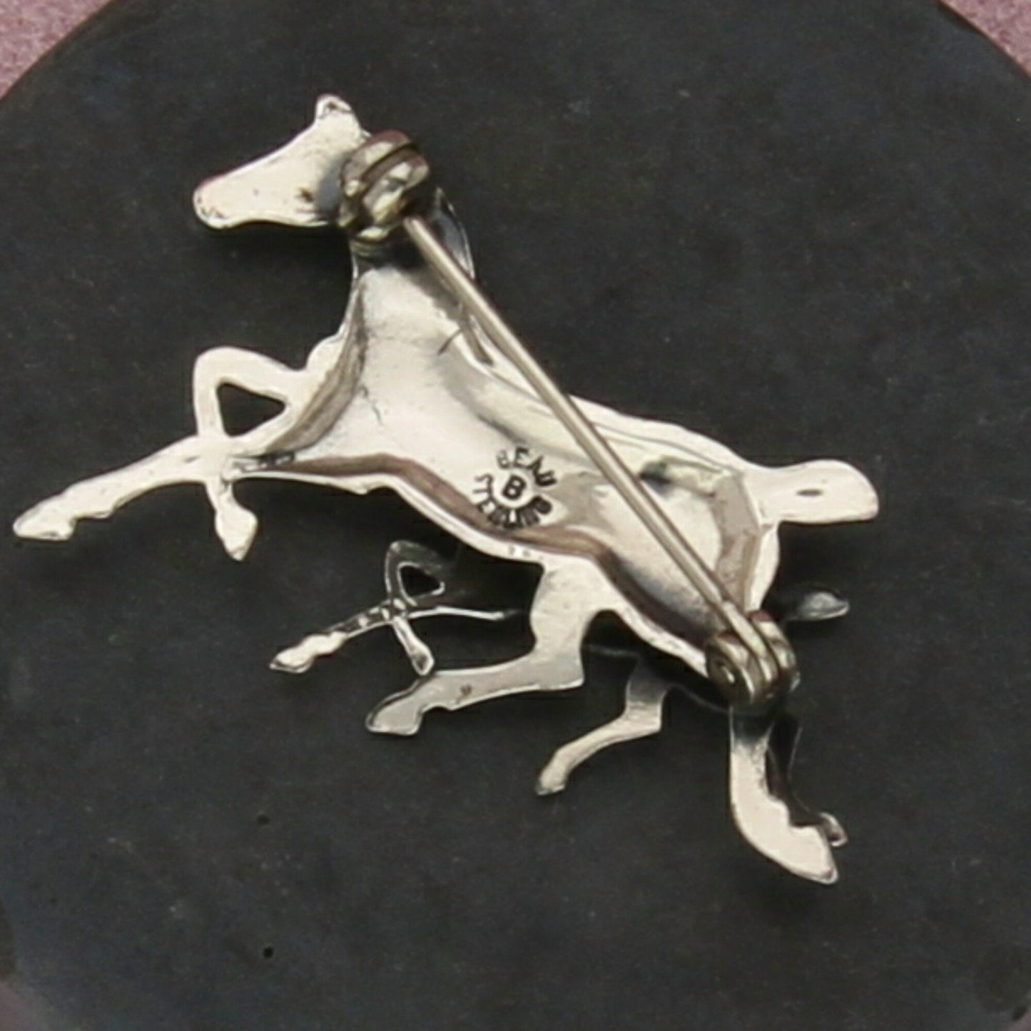 beau sterling silver vintage galloping horse equestrian brooch
