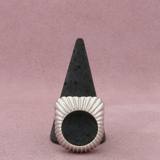 ivi los angeles sterling silver gaia signet ring size 5