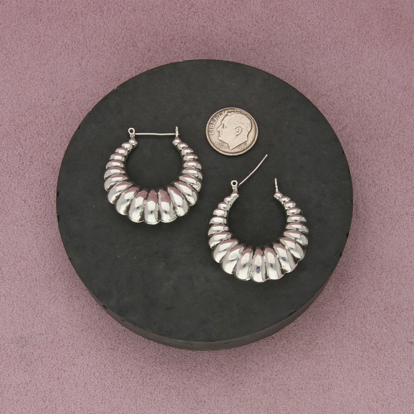 sterling silver vintage puffy scalloped shrimp hoop earrings