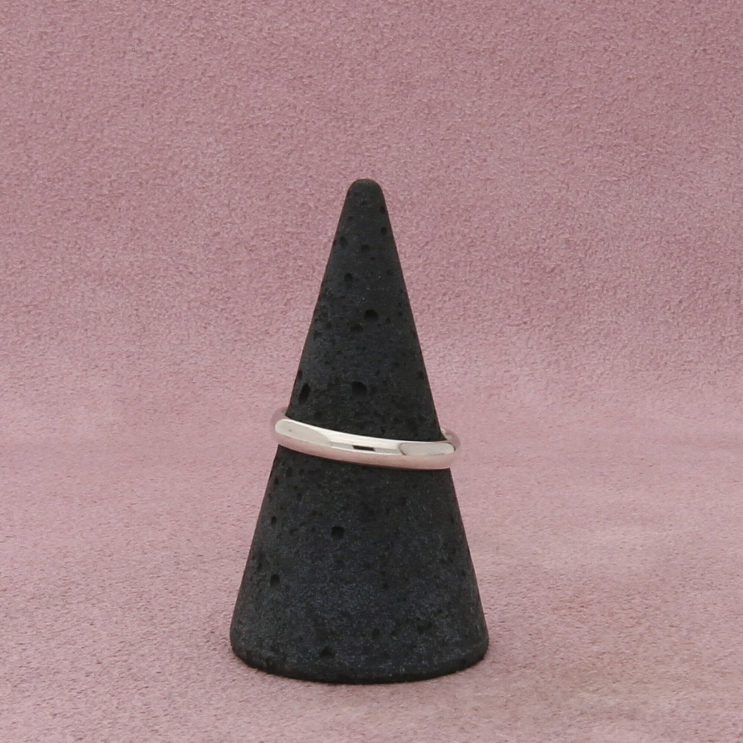 sterling silver vintage 2mm band ring size 7