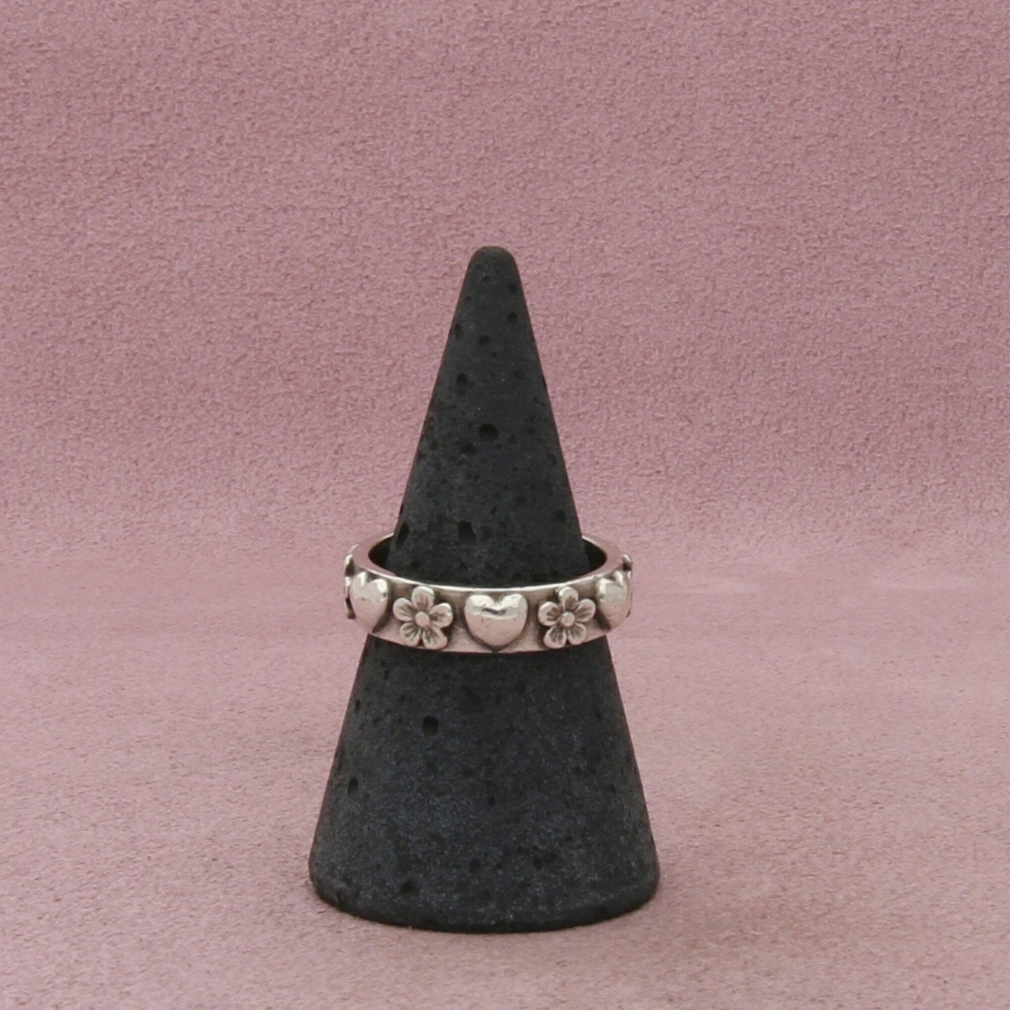 james avery sterling silver retired hearts and flowers band ring size 7.25