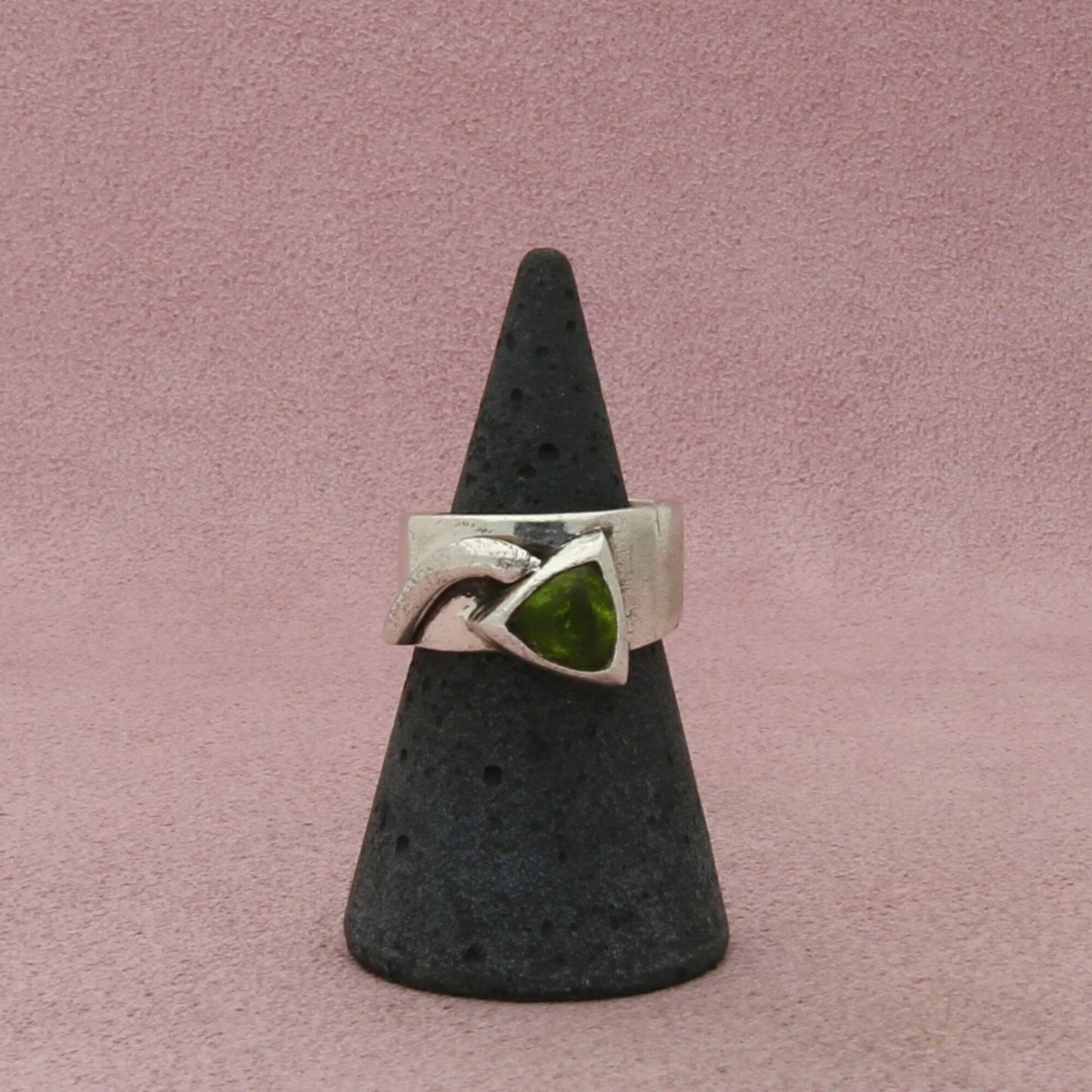 sterling silver vintage green peridot band ring size 6