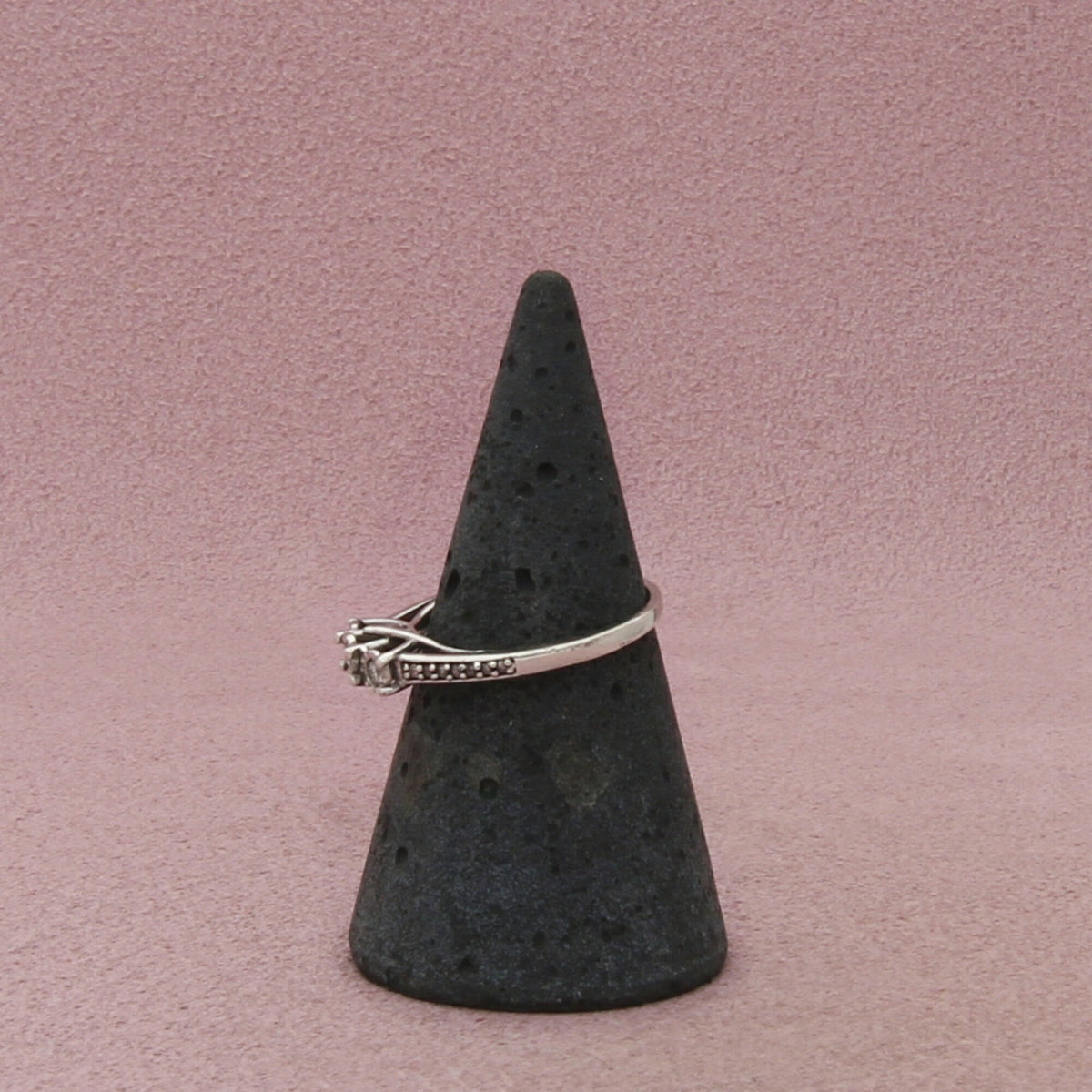 Zales Sterling Silver Diamond Three Stone Beaded Shoulders Ring Size 5.75