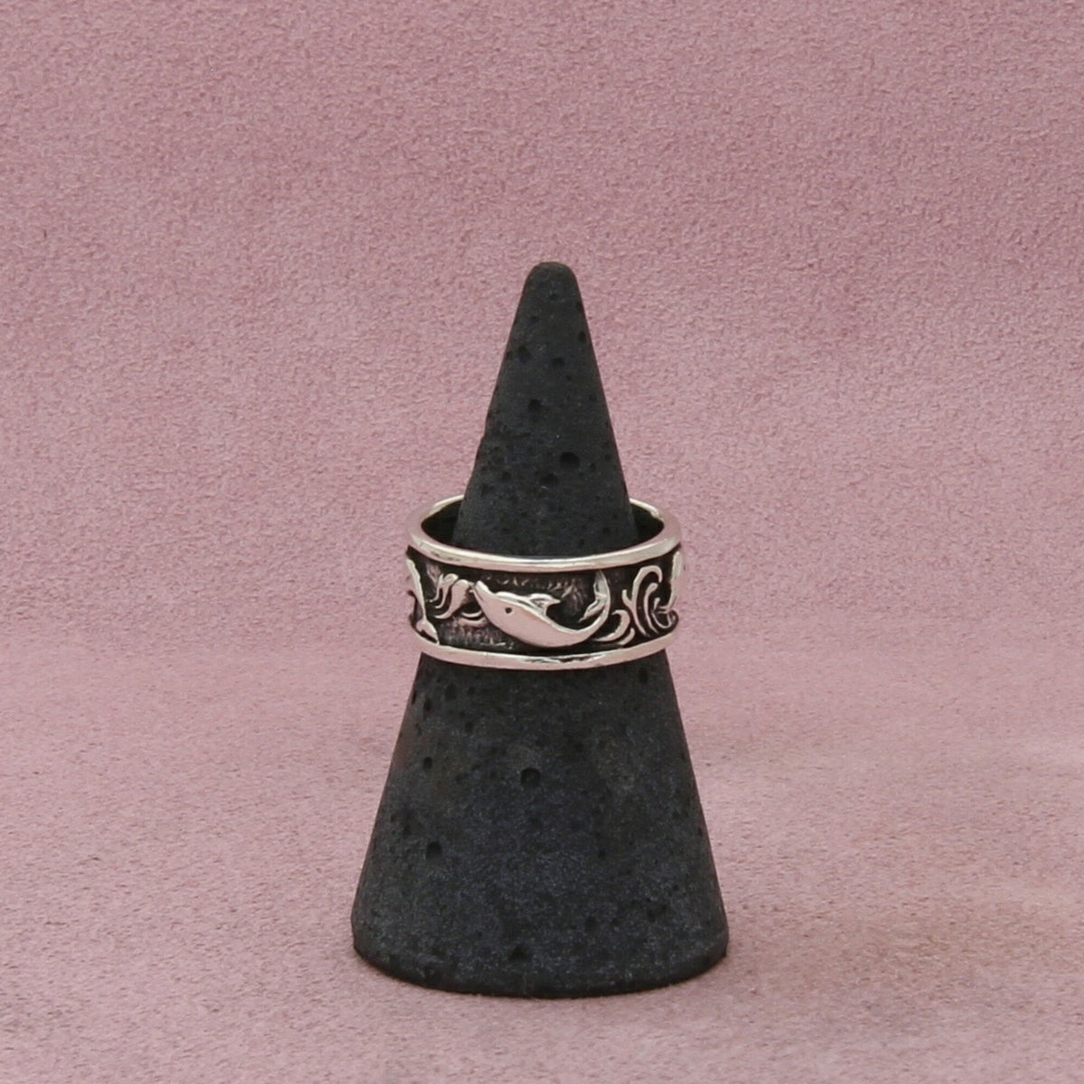 sterling silver vintage dolphins band ring size 5.75