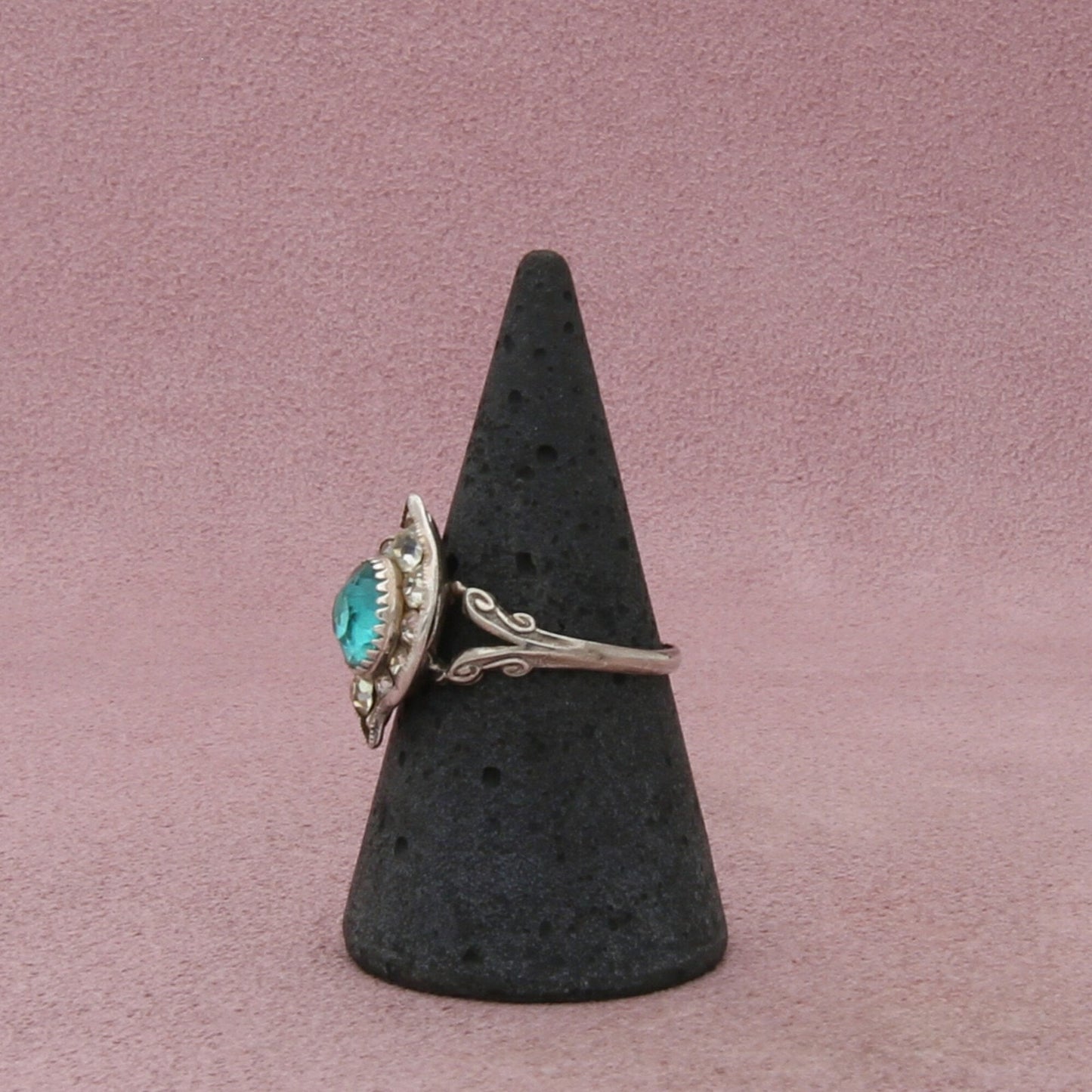 sterling silver vintage blue rhinestone ring size 7.5