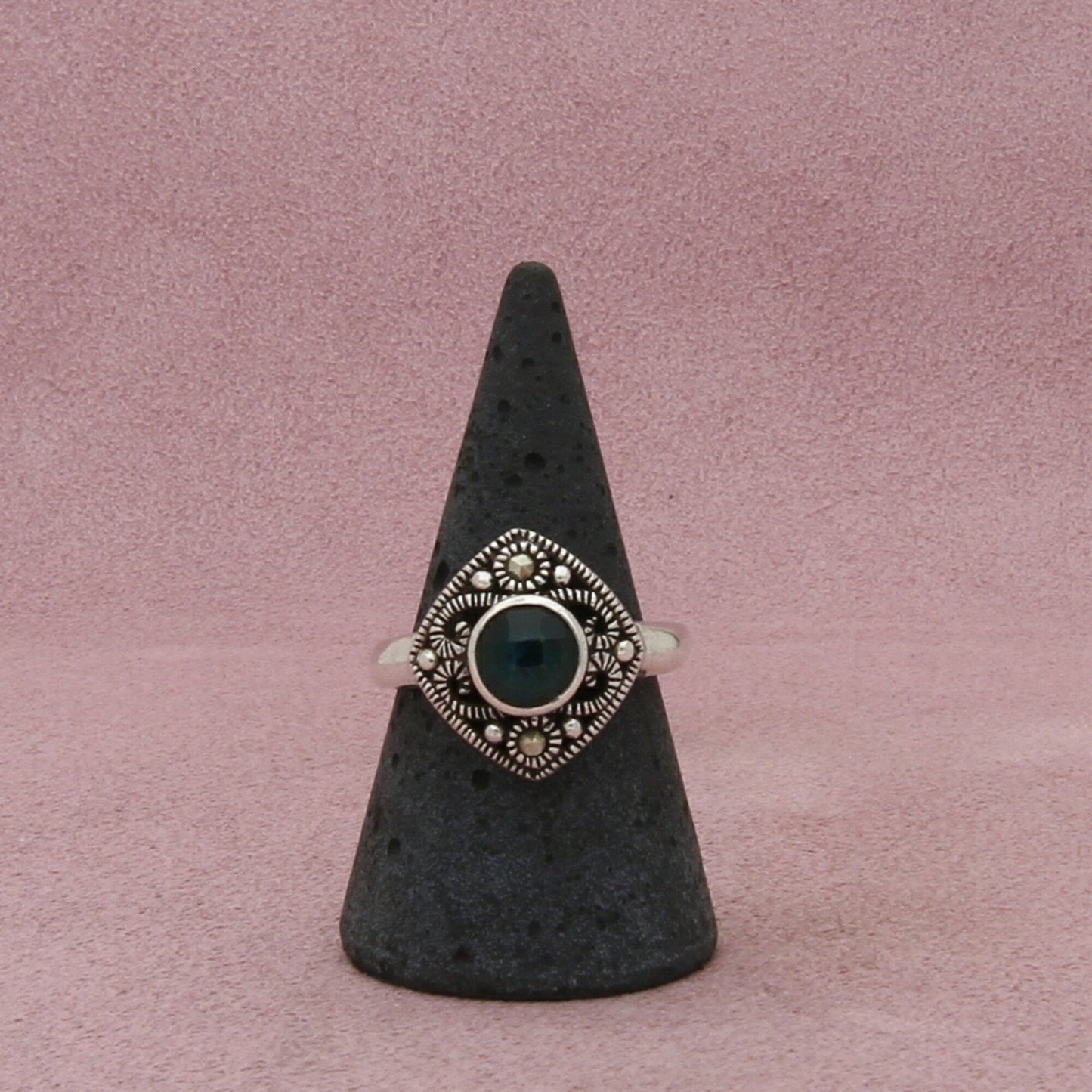 sterling silver marcasite studded blue cz ring size 9