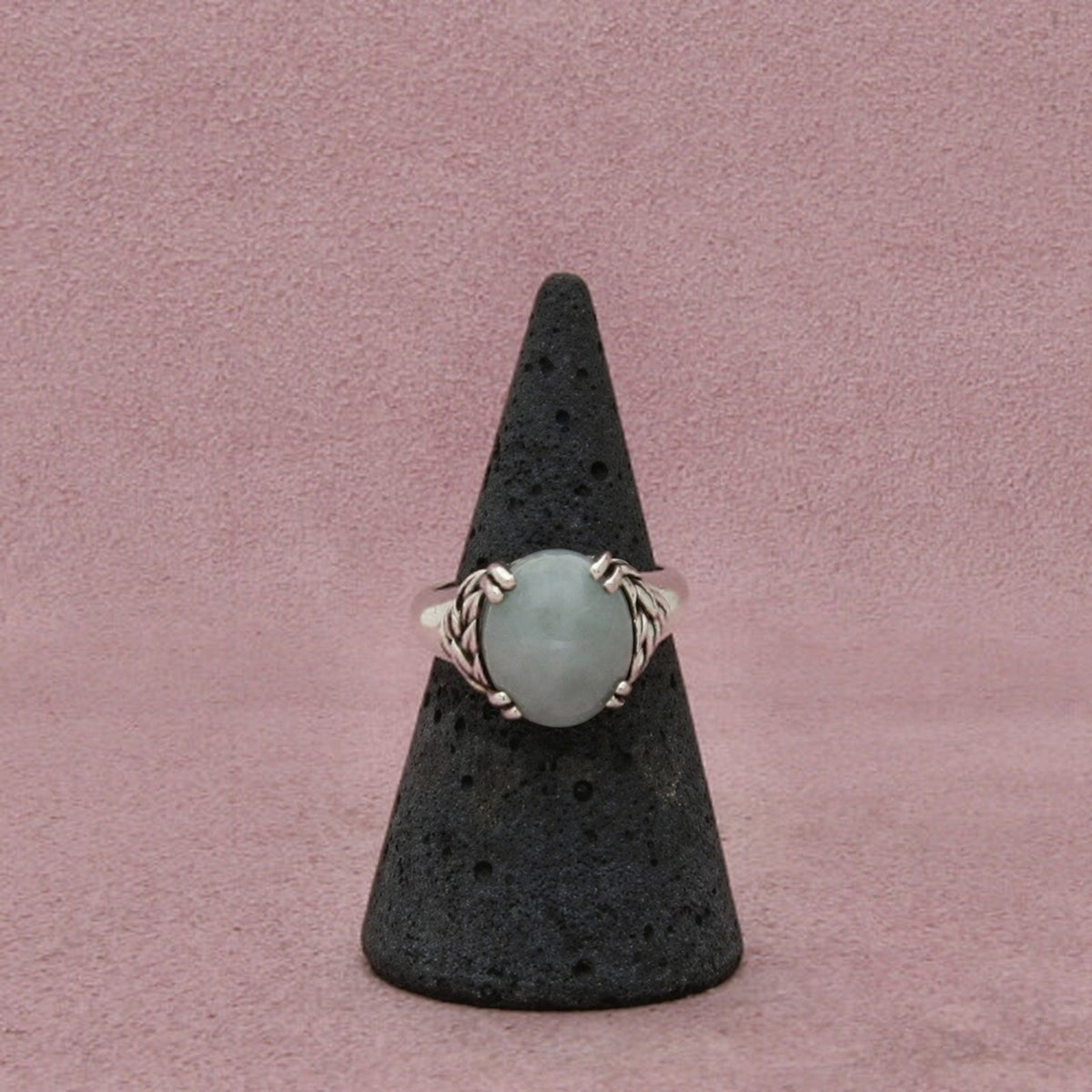 Sterling Silver Oval Green Jade Oval Cabochon Leaf Shoulders Prong-Set Ring 6