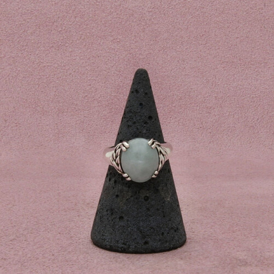Sterling Silver Oval Green Jade Oval Cabochon Leaf Shoulders Prong-Set Ring 6
