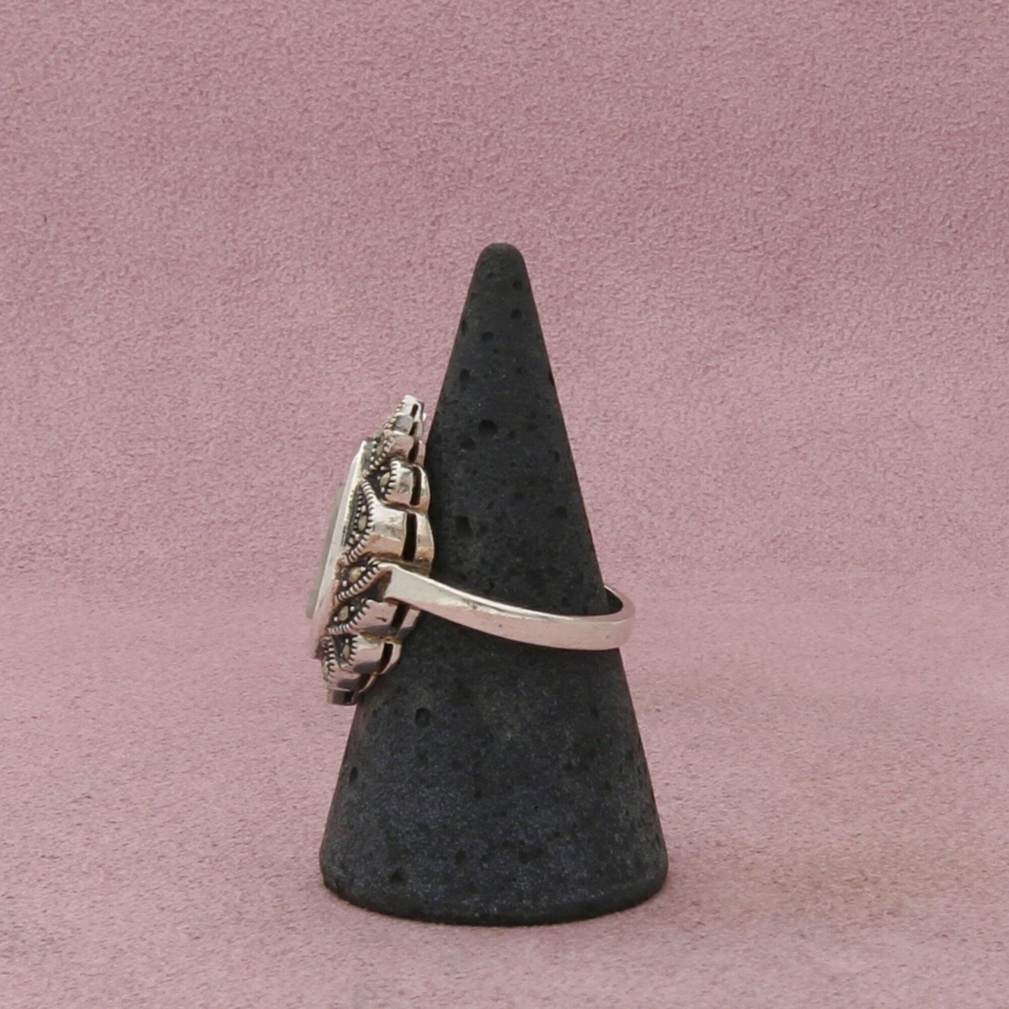 sterling silver marcasite onyx & mop cameo silhouette ring size 7.75