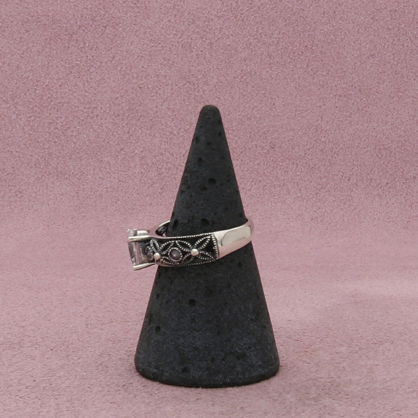 sterling silver oval-cut cz ring size 6.5