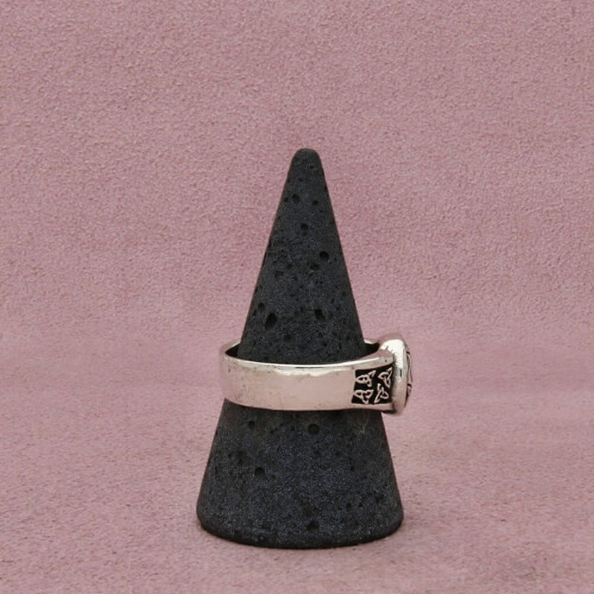 Sterling Silver Vintage Men's Celtic Triskele Round Medallion Ring Size 10
