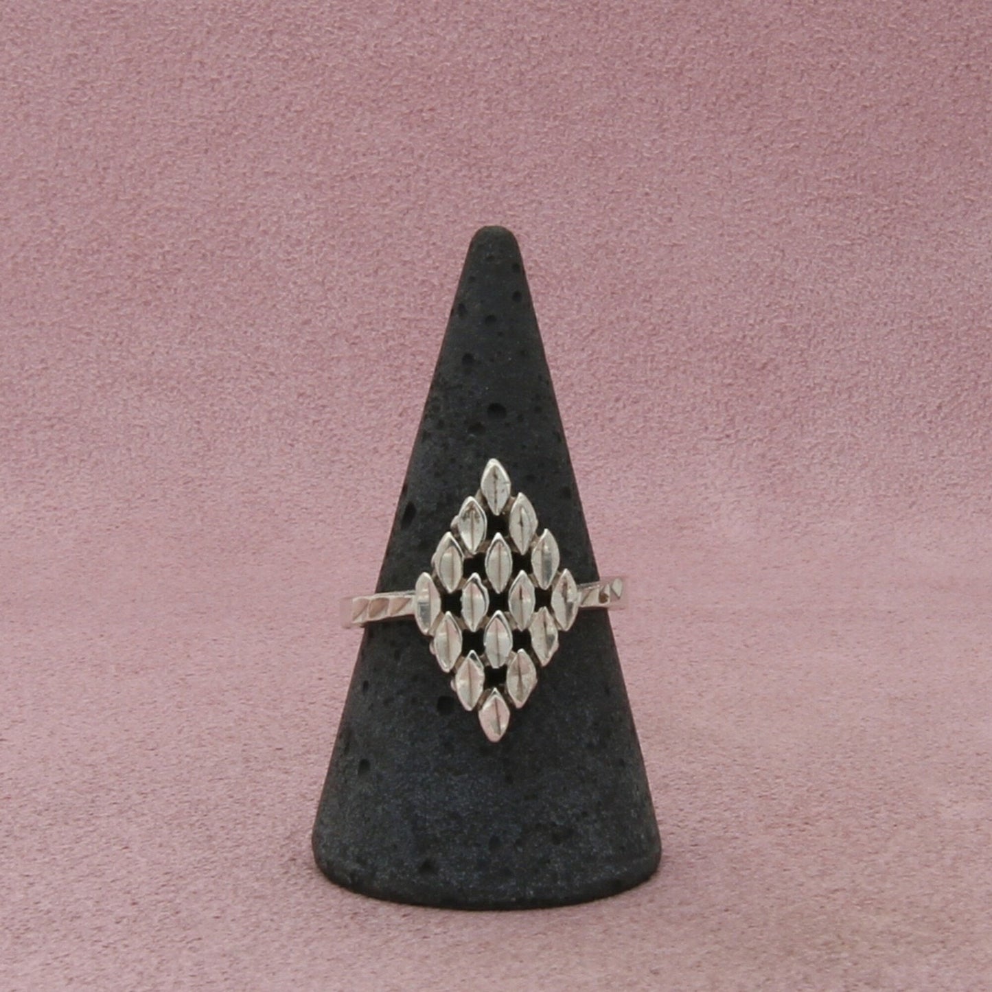 sterling silver elongated diamond-cut ring size 10