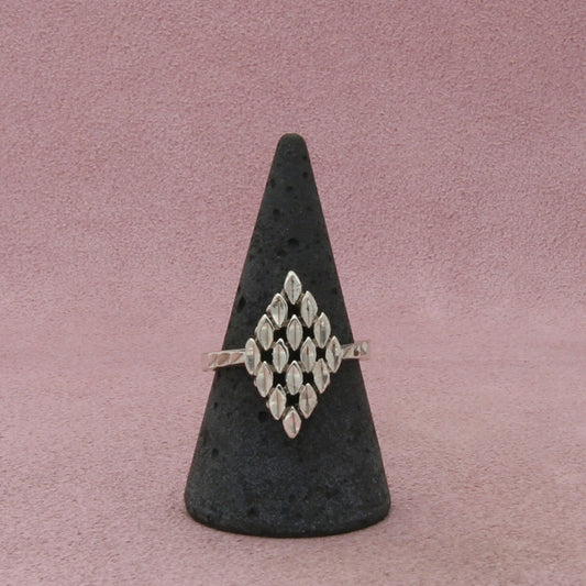 sterling silver elongated diamond-cut ring size 10
