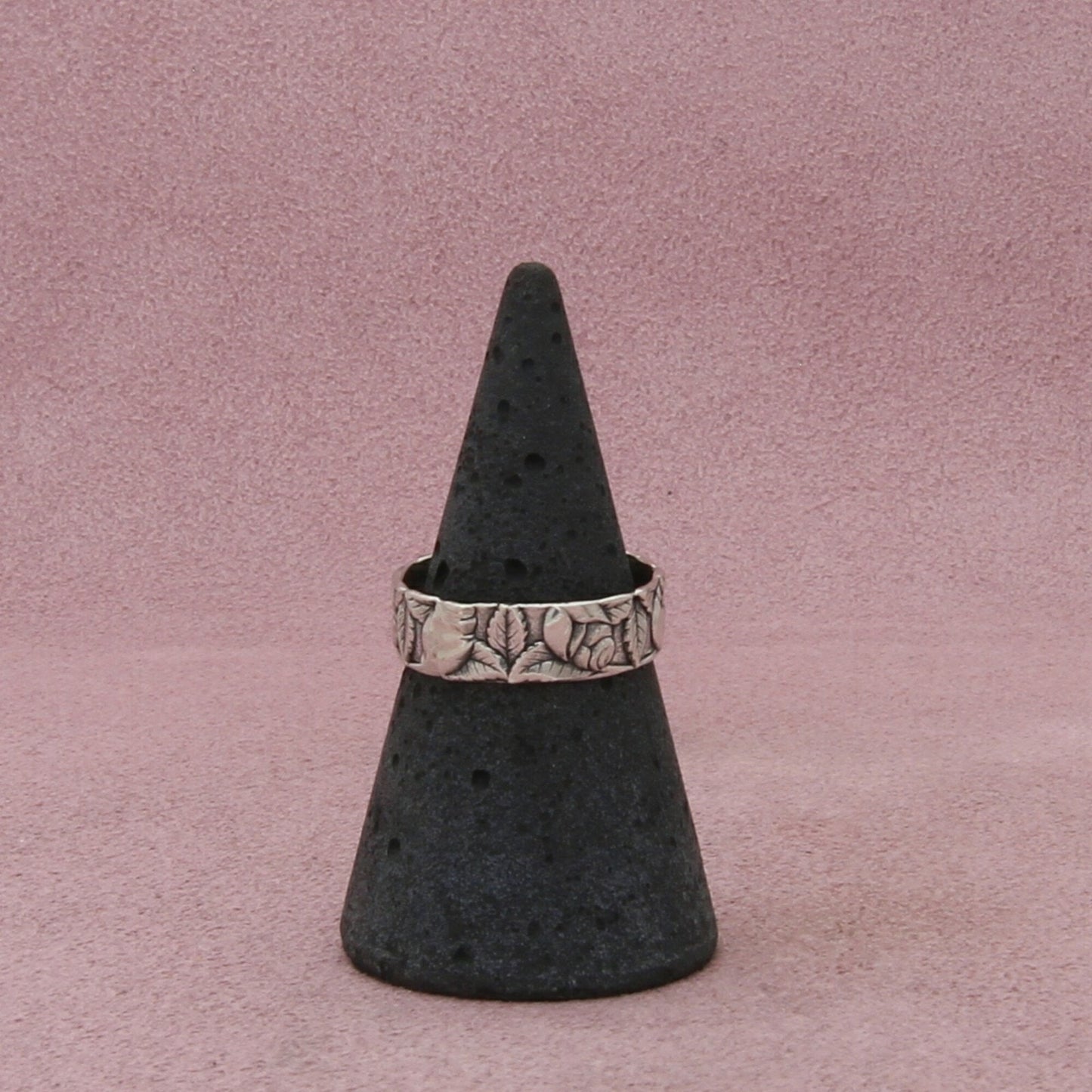 sterling silver vintage artisan crafted carved roses band ring size 7