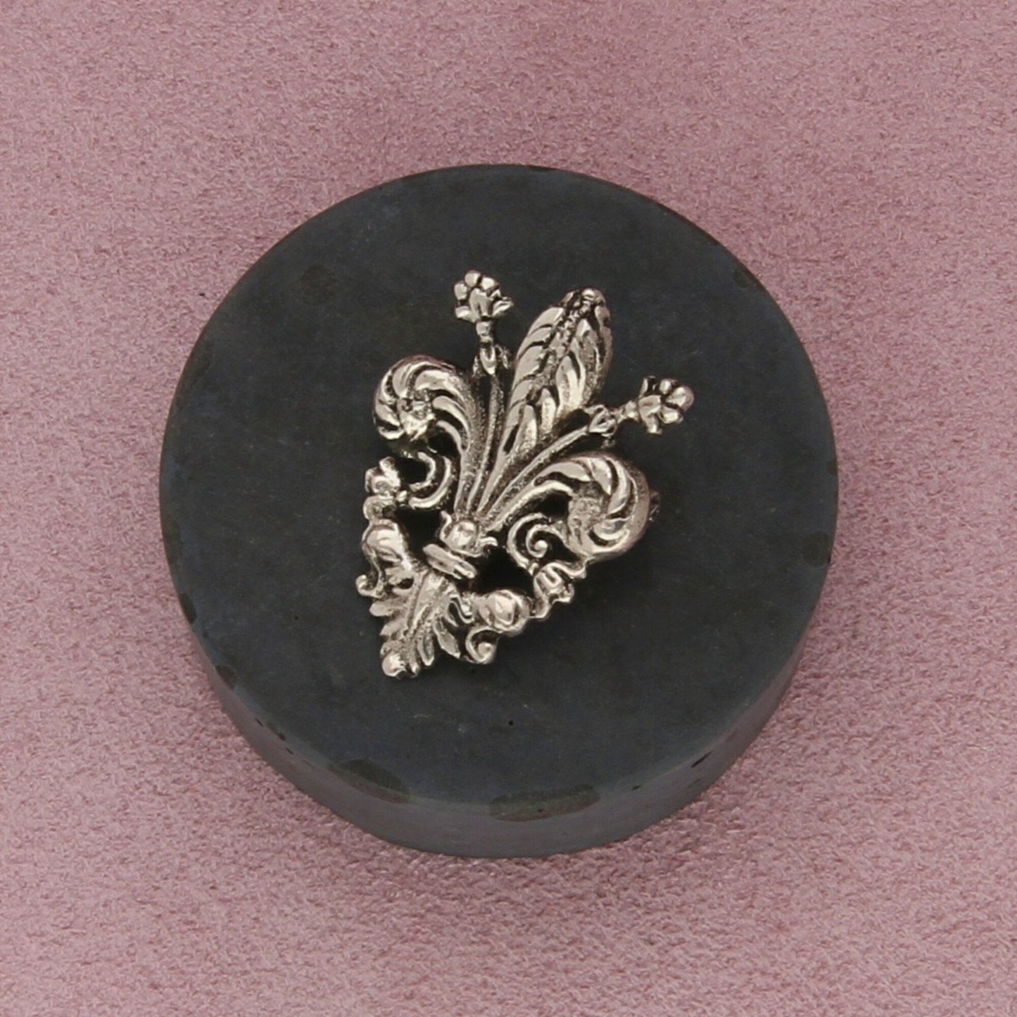 800 silver vintage sculpted fleur-de-lis brooch