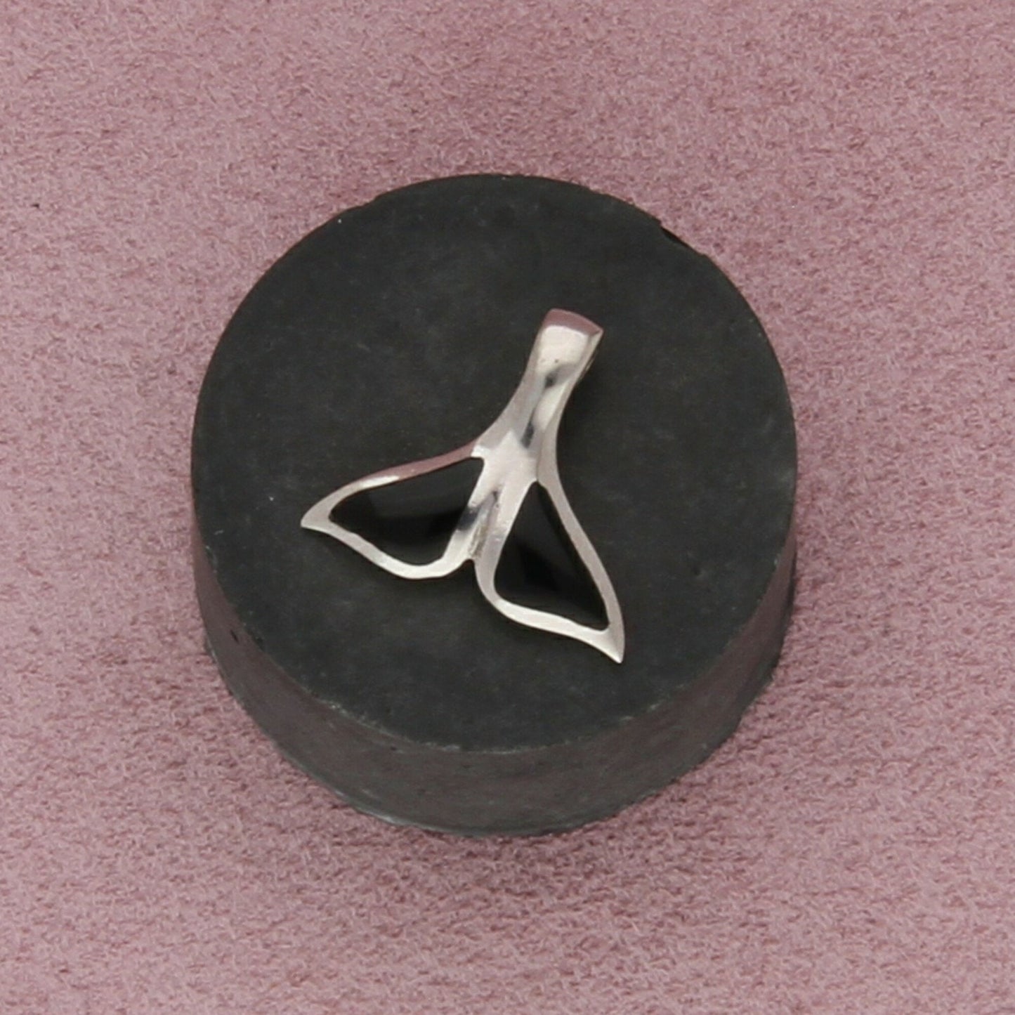 sterling silver onyx whale tale pendant
