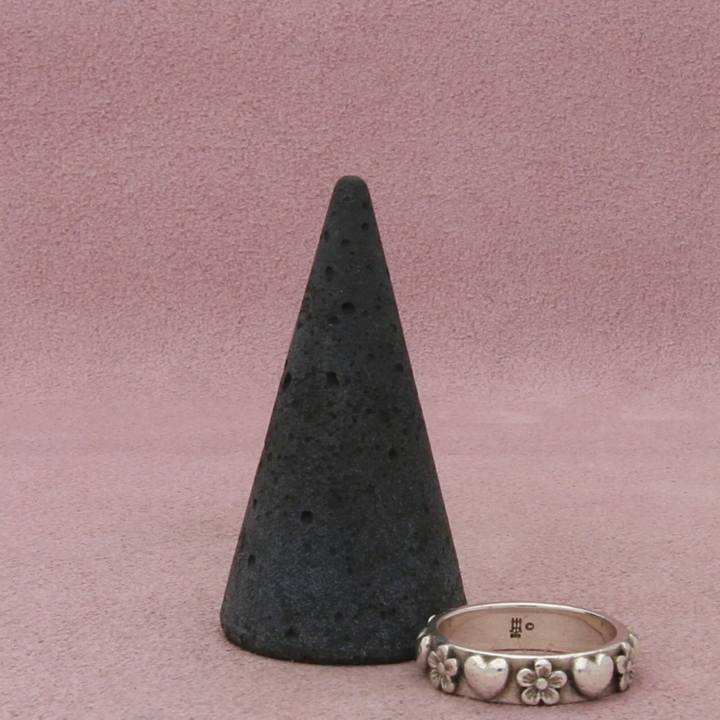 james avery sterling silver retired hearts and flowers band ring size 7.25