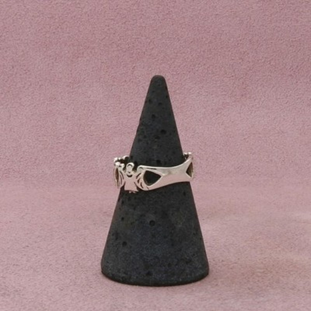Sterling Silver Guardian Angels Band Ring Size 6.25
