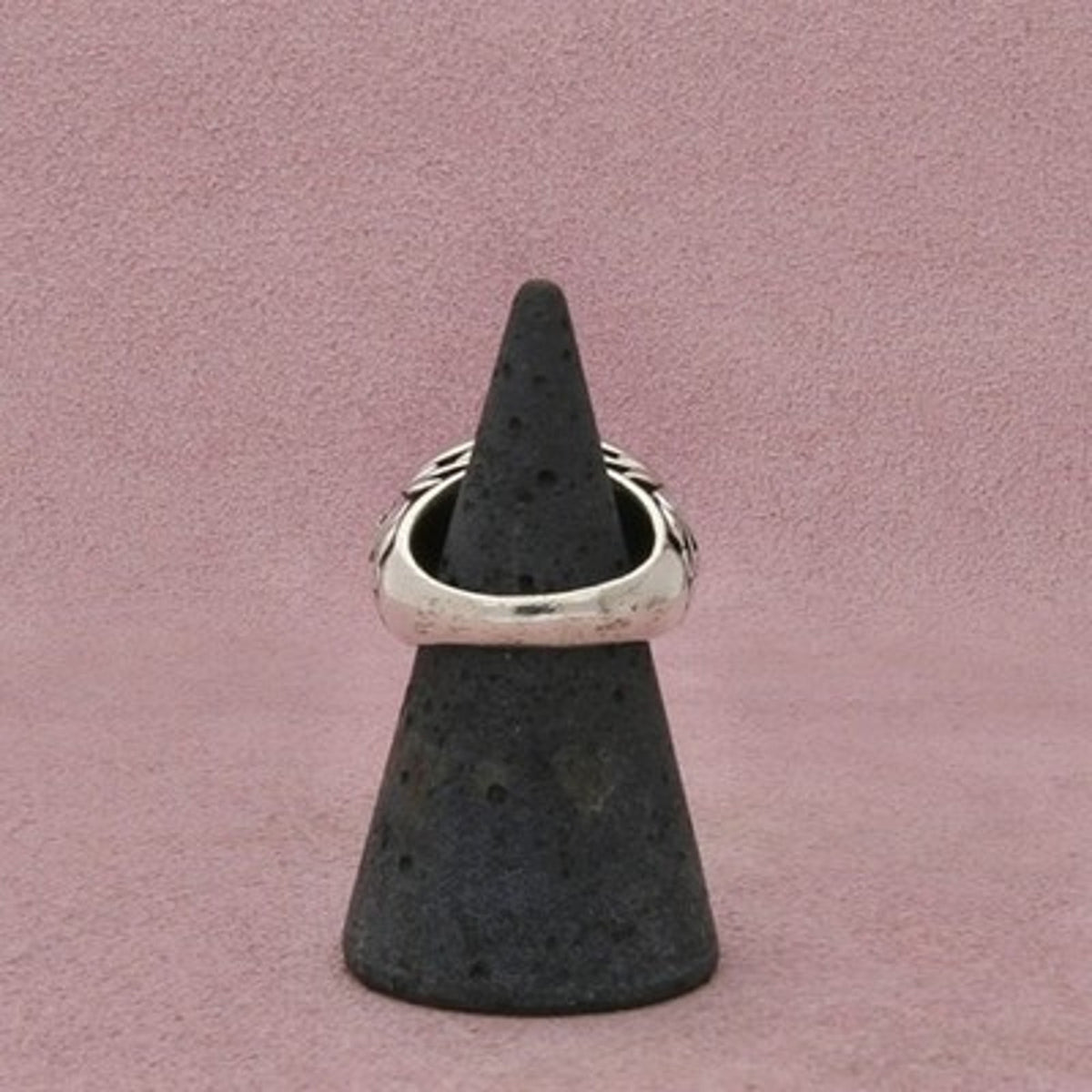 Sterling Silver Oval Bezel Black Onyx Bali Scroll Ring Size 5.5