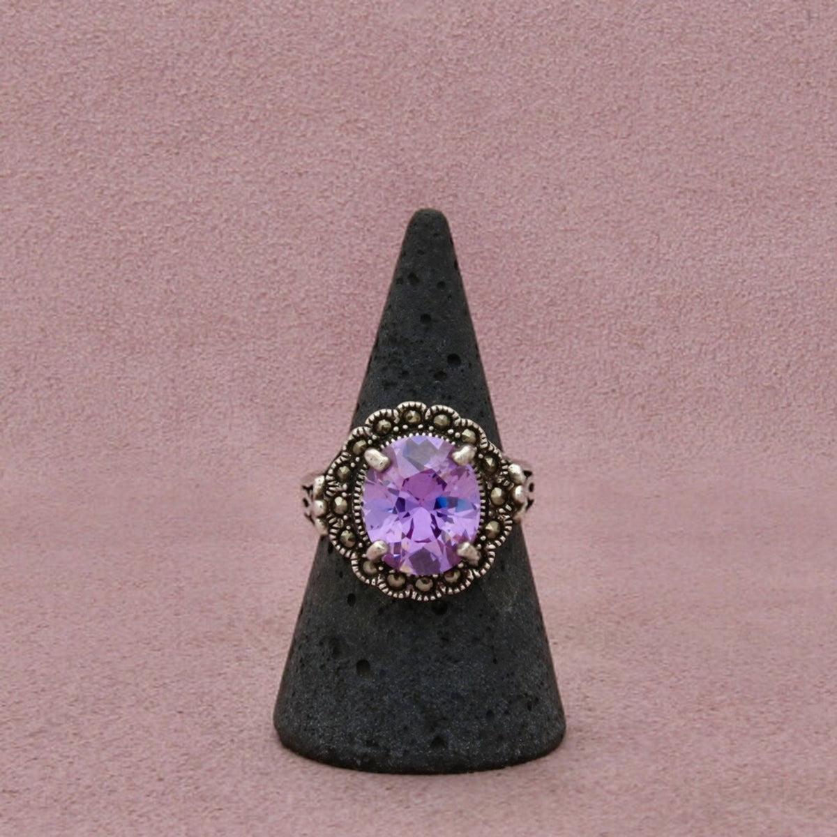 Sterling Silver Amethyst & Marcasite Oval-Cut Halo Beaded Border Ring Size 7.5