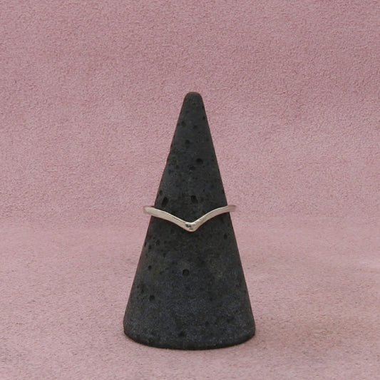 sterling silver dainty v-shape stack ring size 5.5